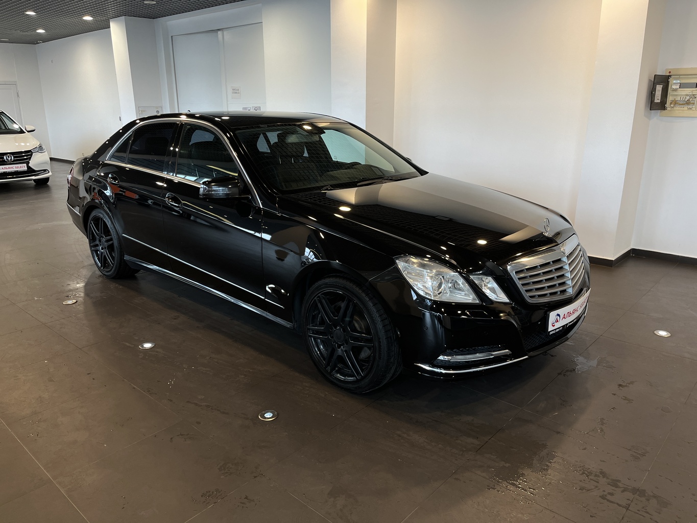 MERCEDES-BENZ E350