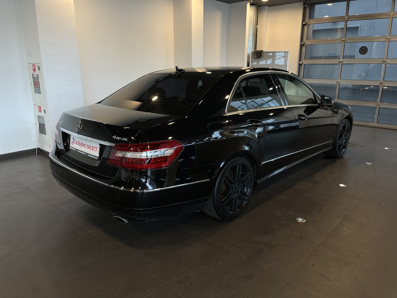 MERCEDES-BENZ E350