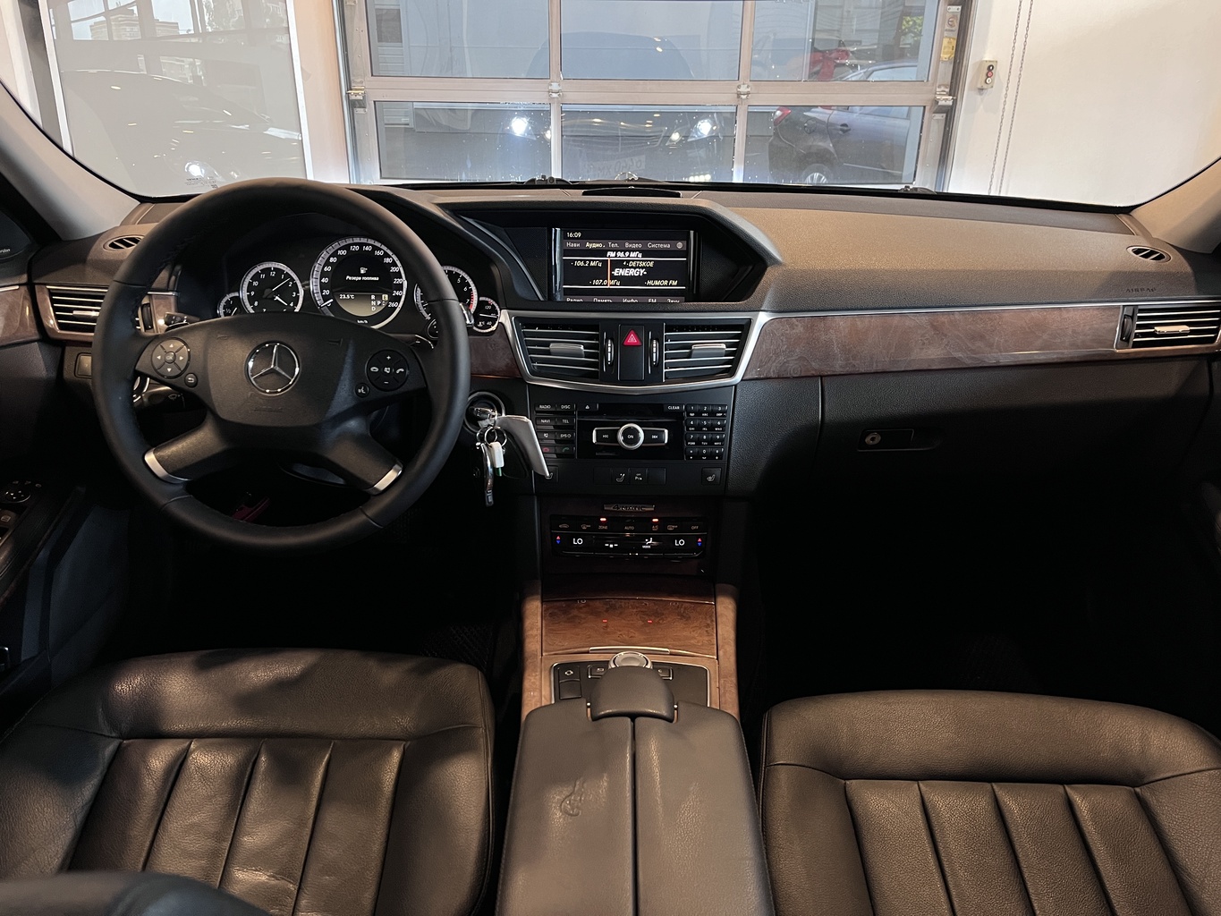 MERCEDES-BENZ E350