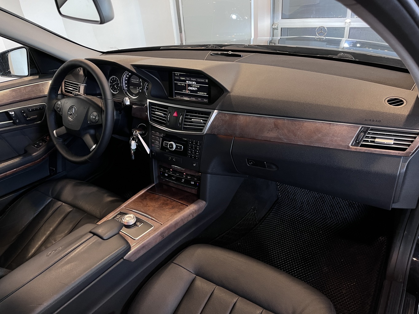 MERCEDES-BENZ E350