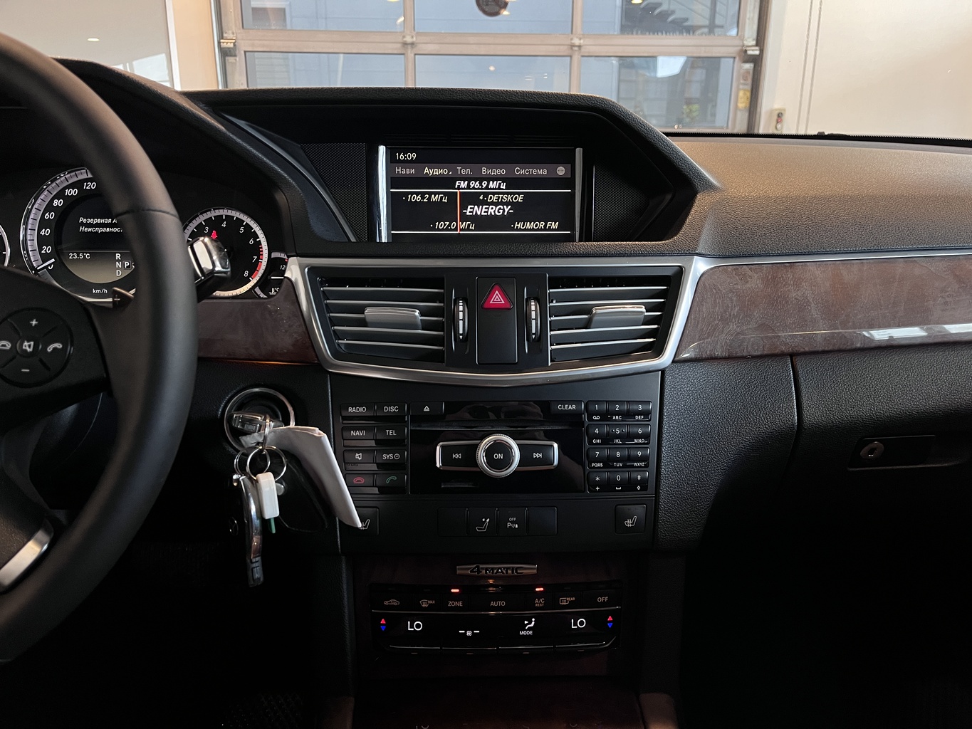 MERCEDES-BENZ E350