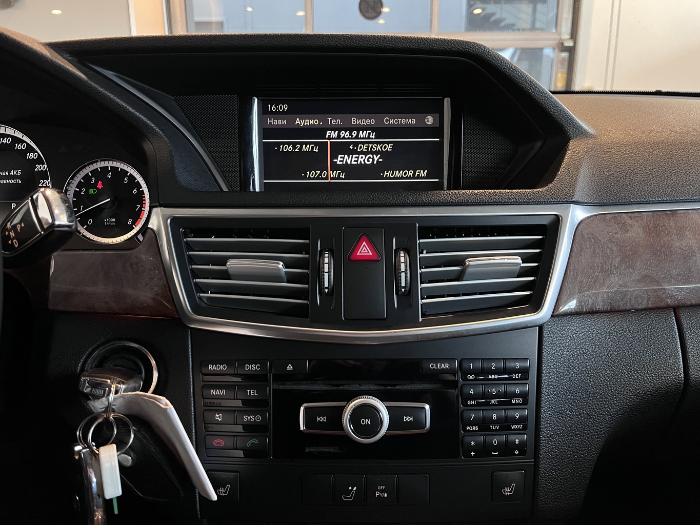 MERCEDES-BENZ E350