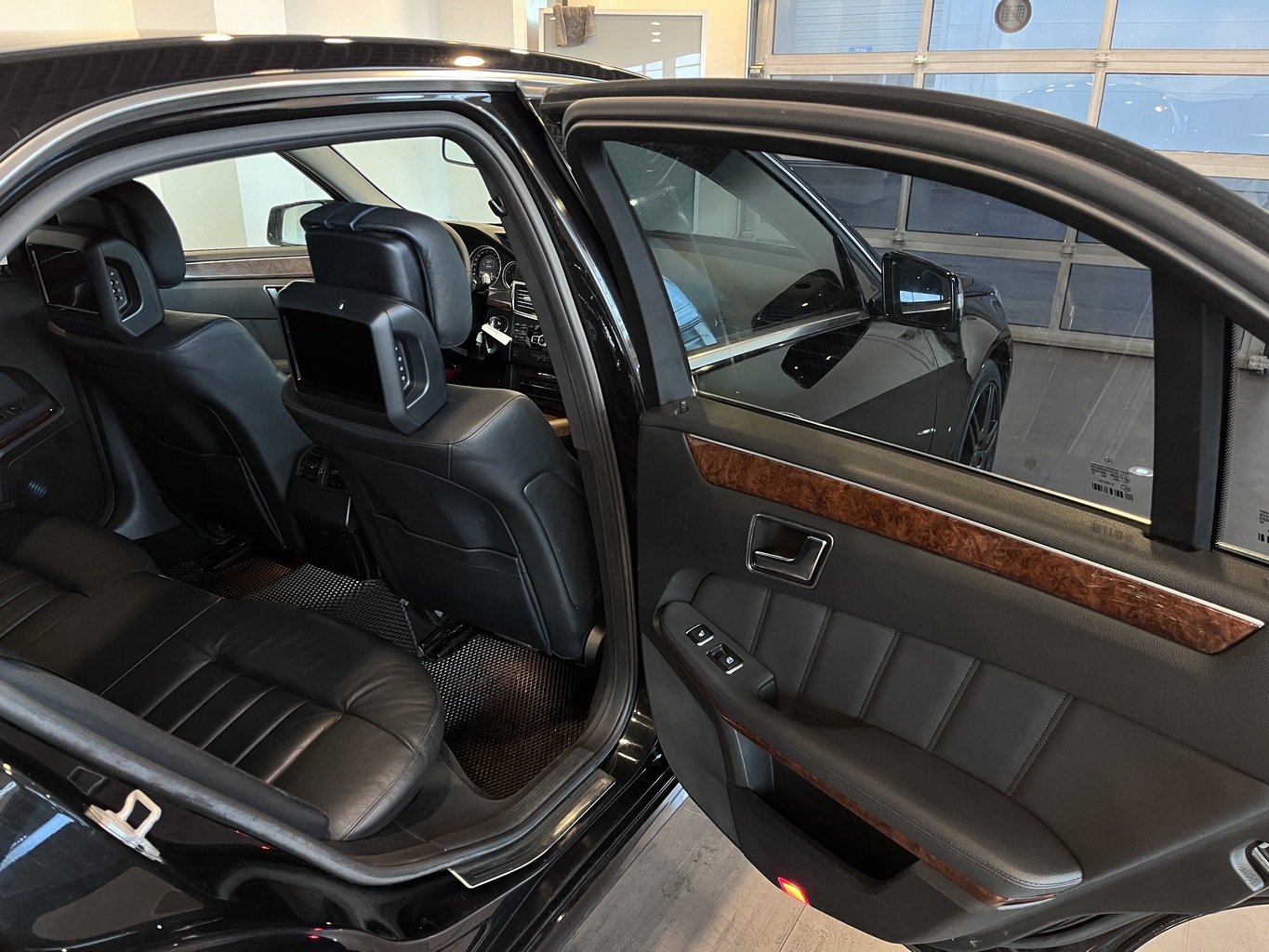 MERCEDES-BENZ E350
