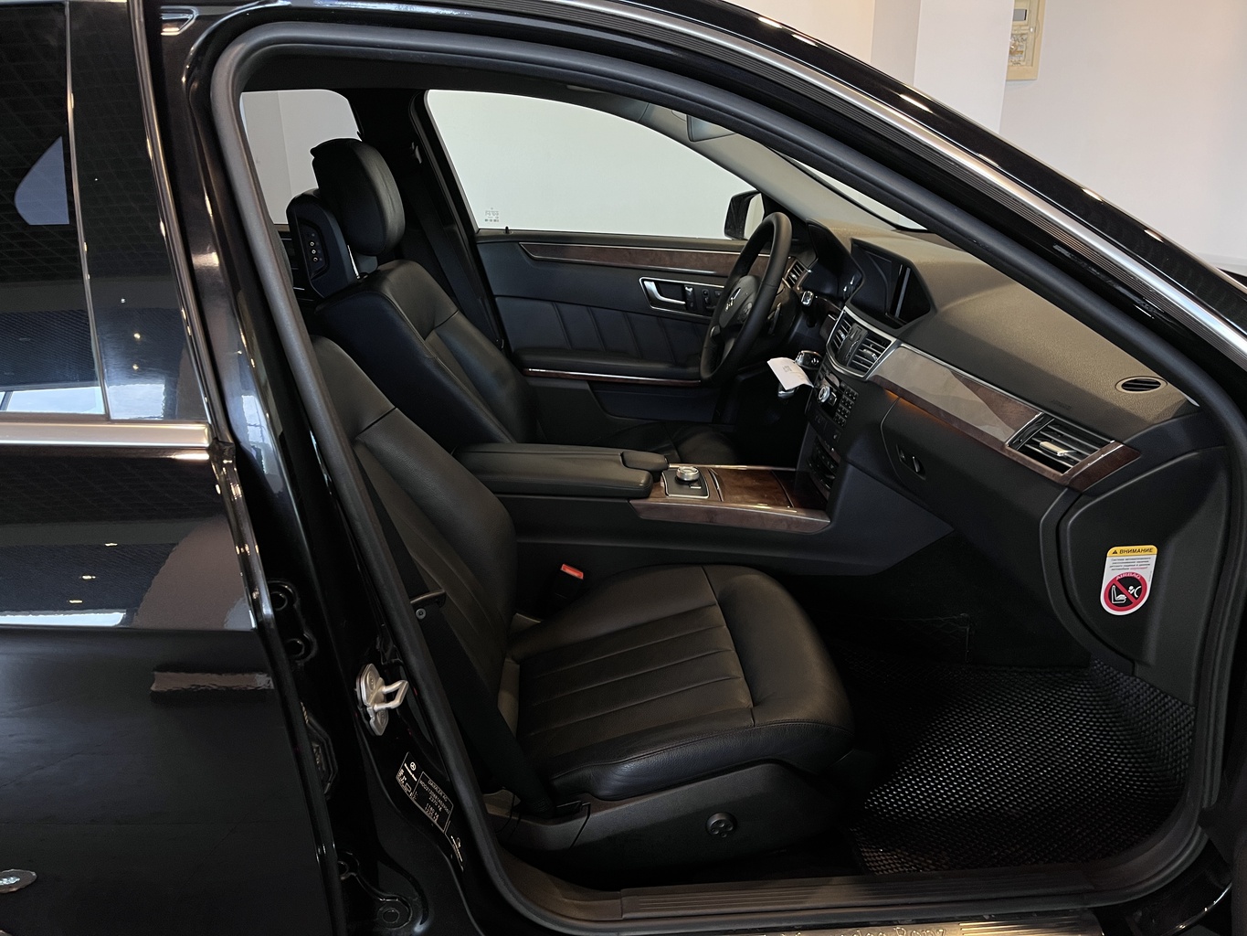 MERCEDES-BENZ E350
