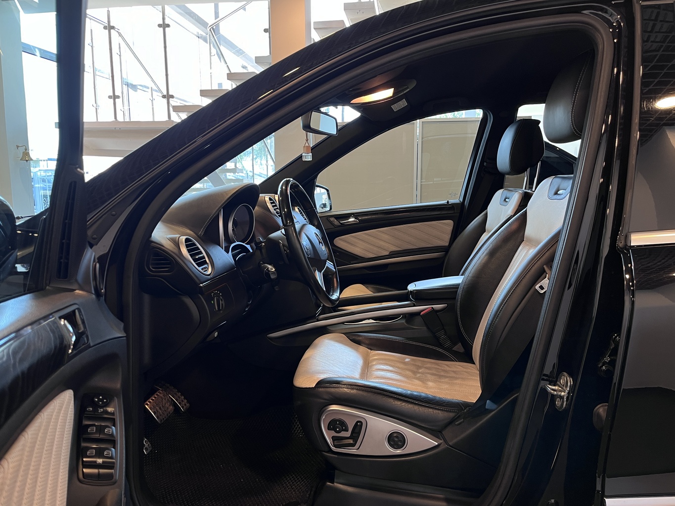 MERCEDES-BENZ GL