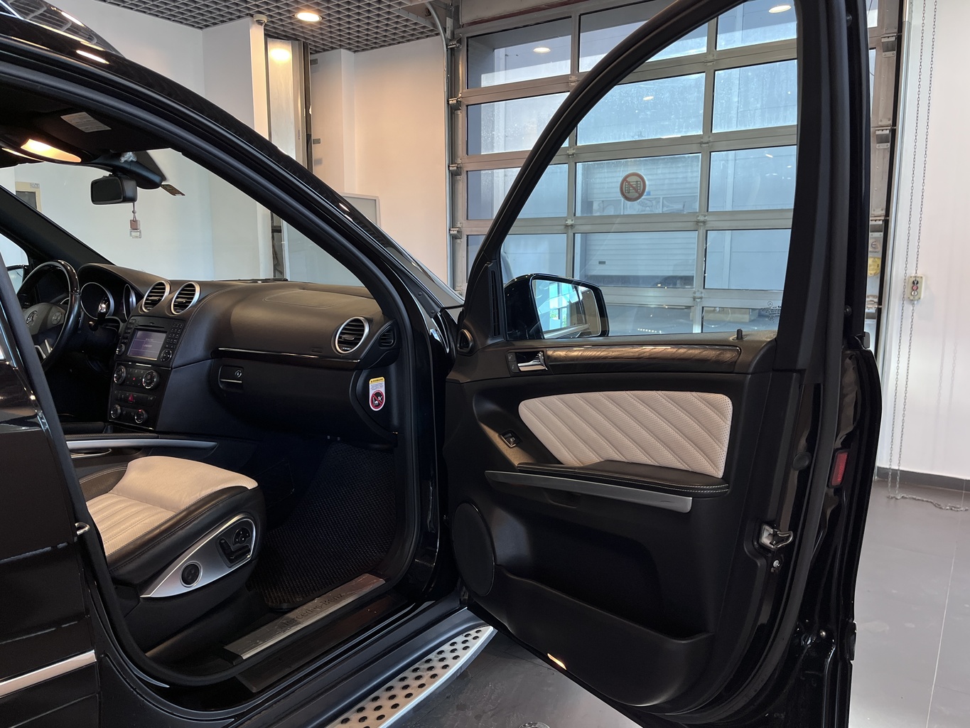 MERCEDES-BENZ GL