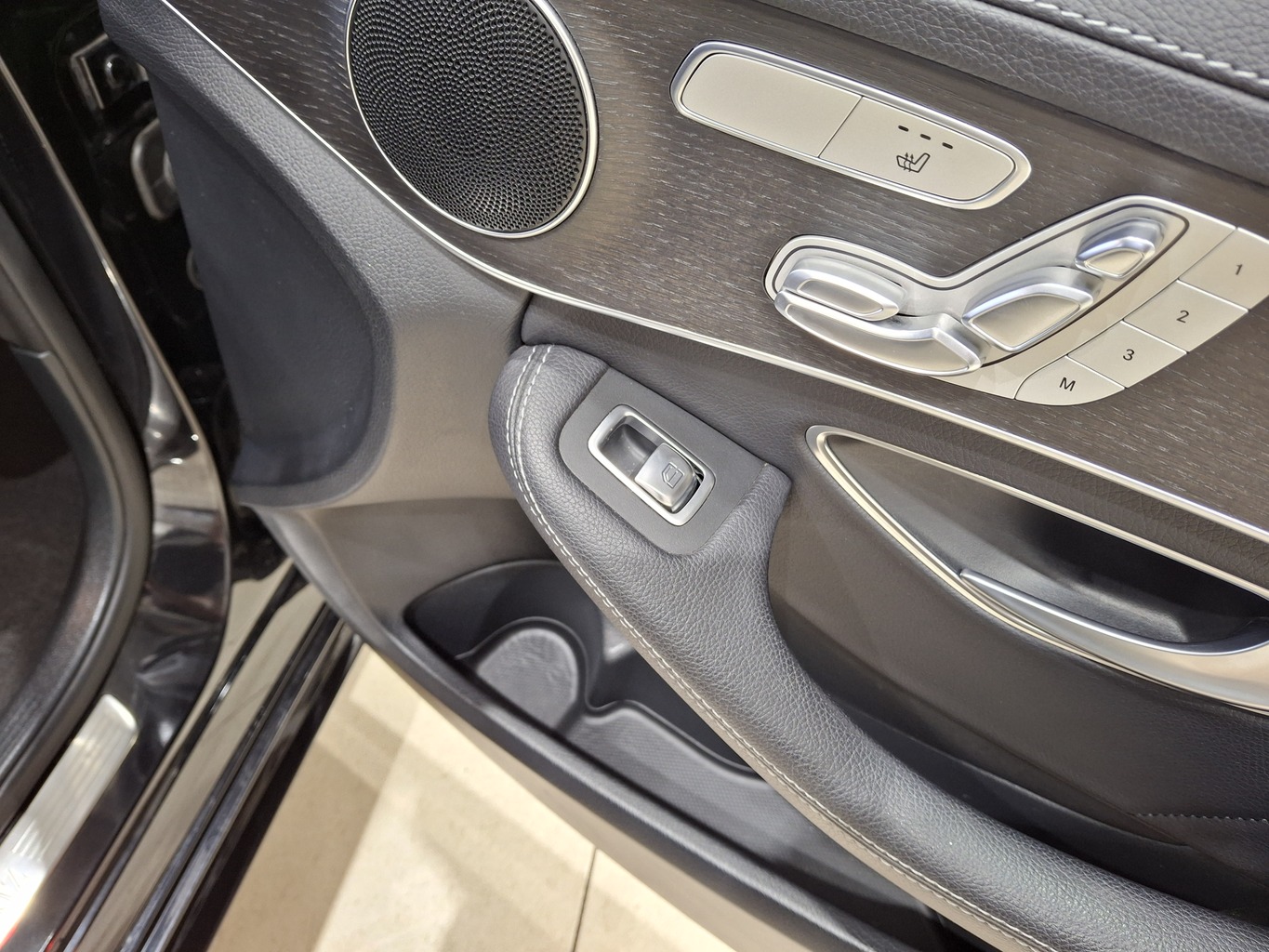 MERCEDES-BENZ C