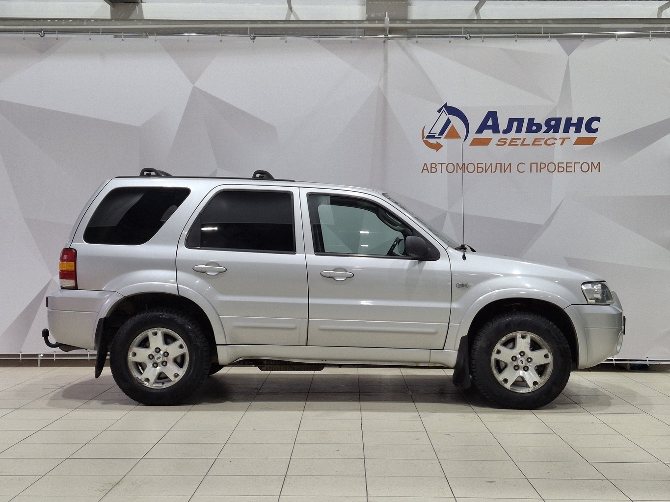 FORD MAVERICK XLT