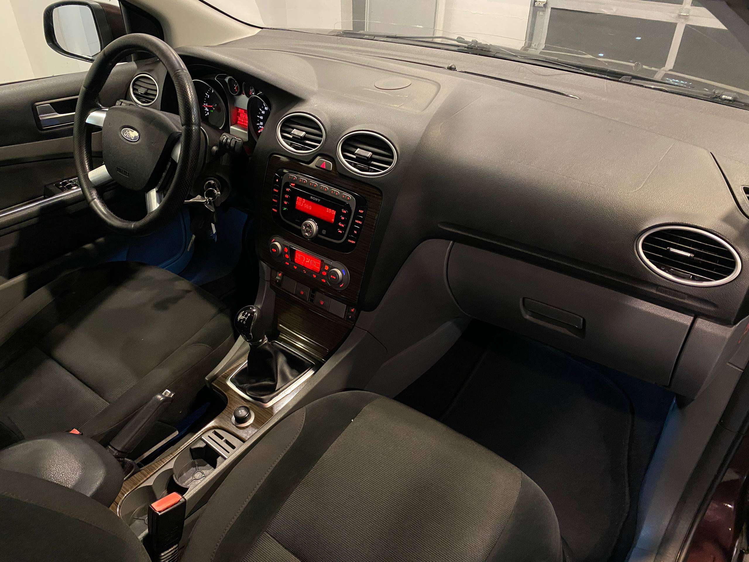 FORD FOCUS