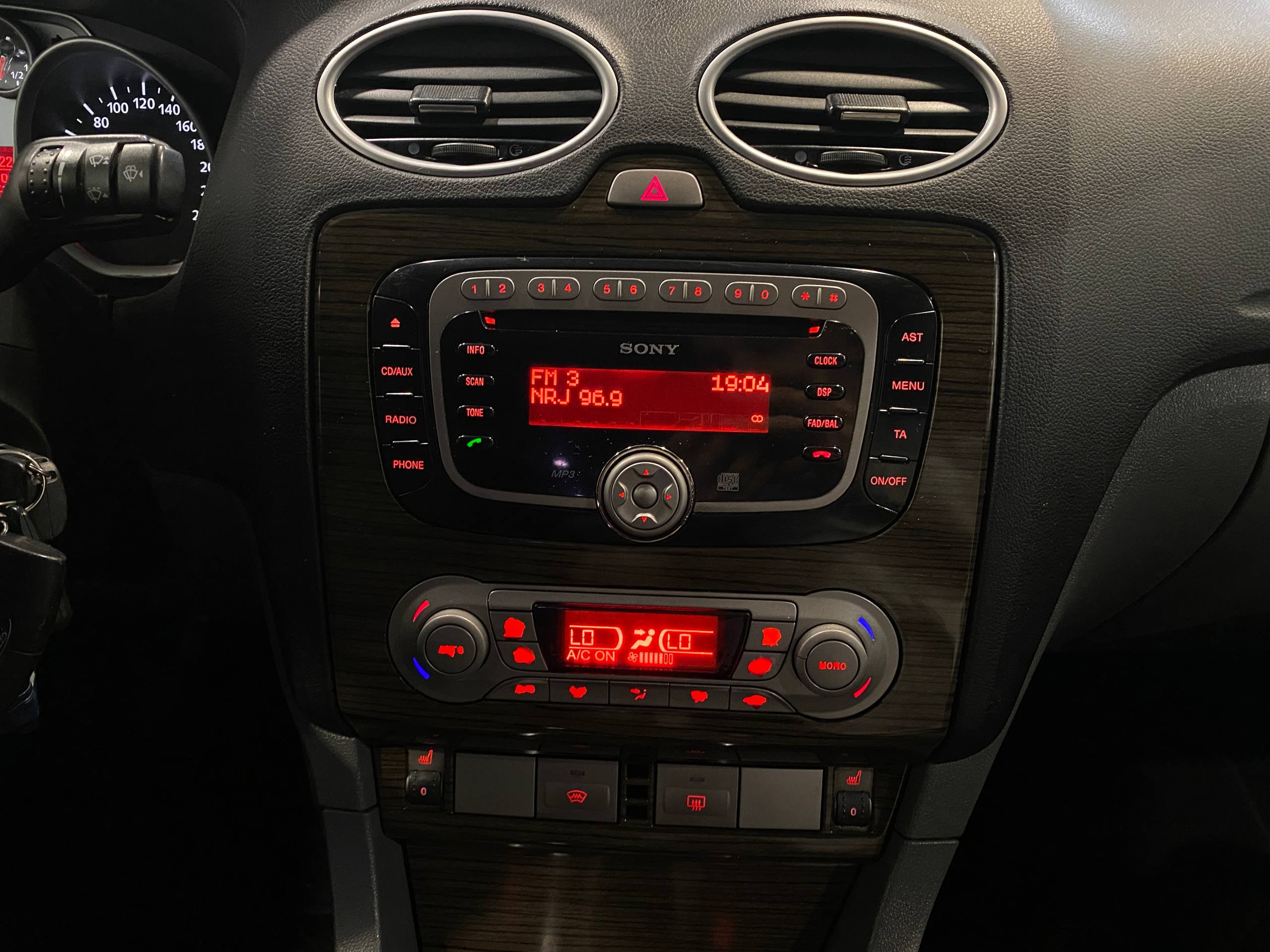 FORD FOCUS