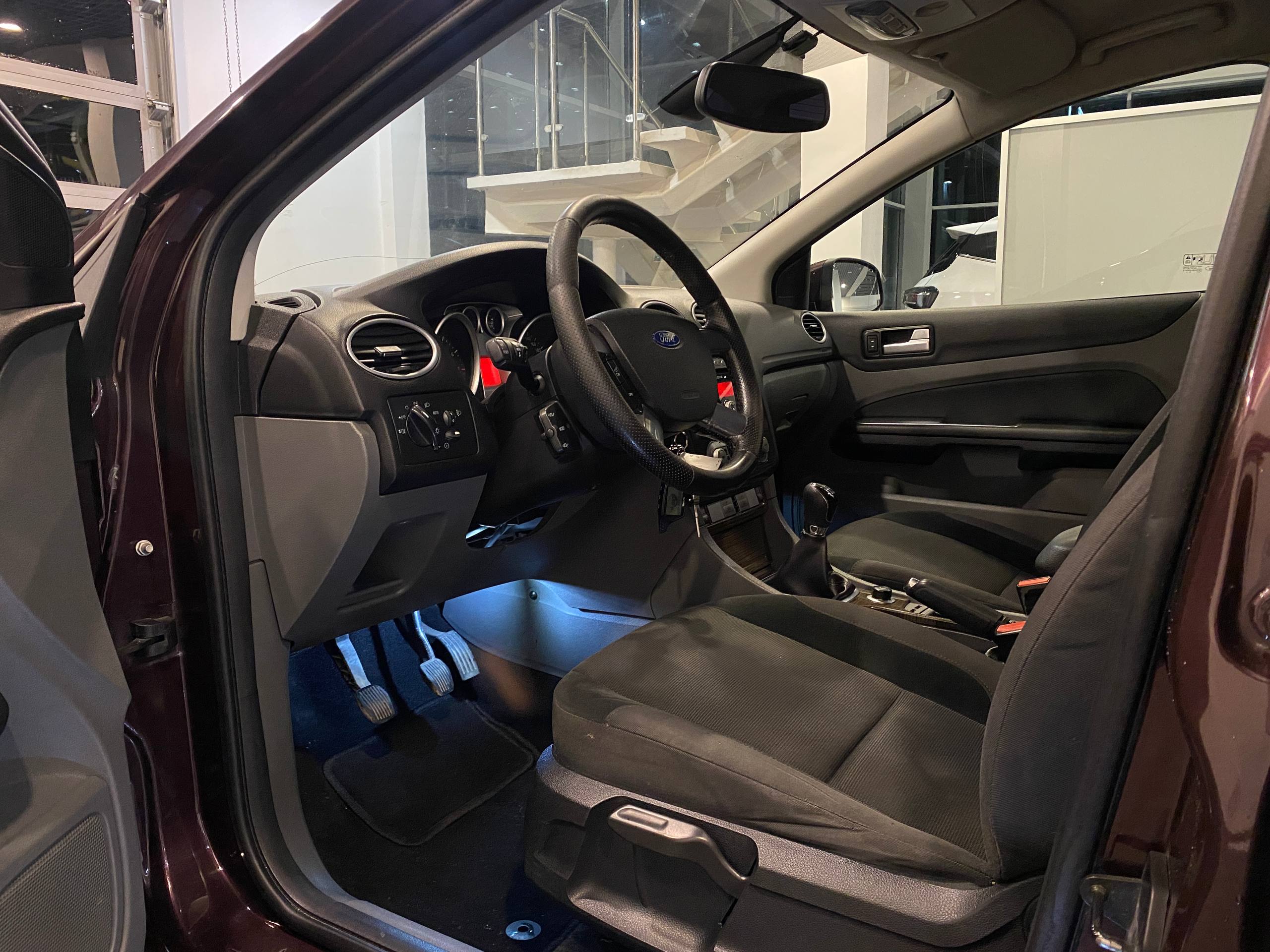 FORD FOCUS