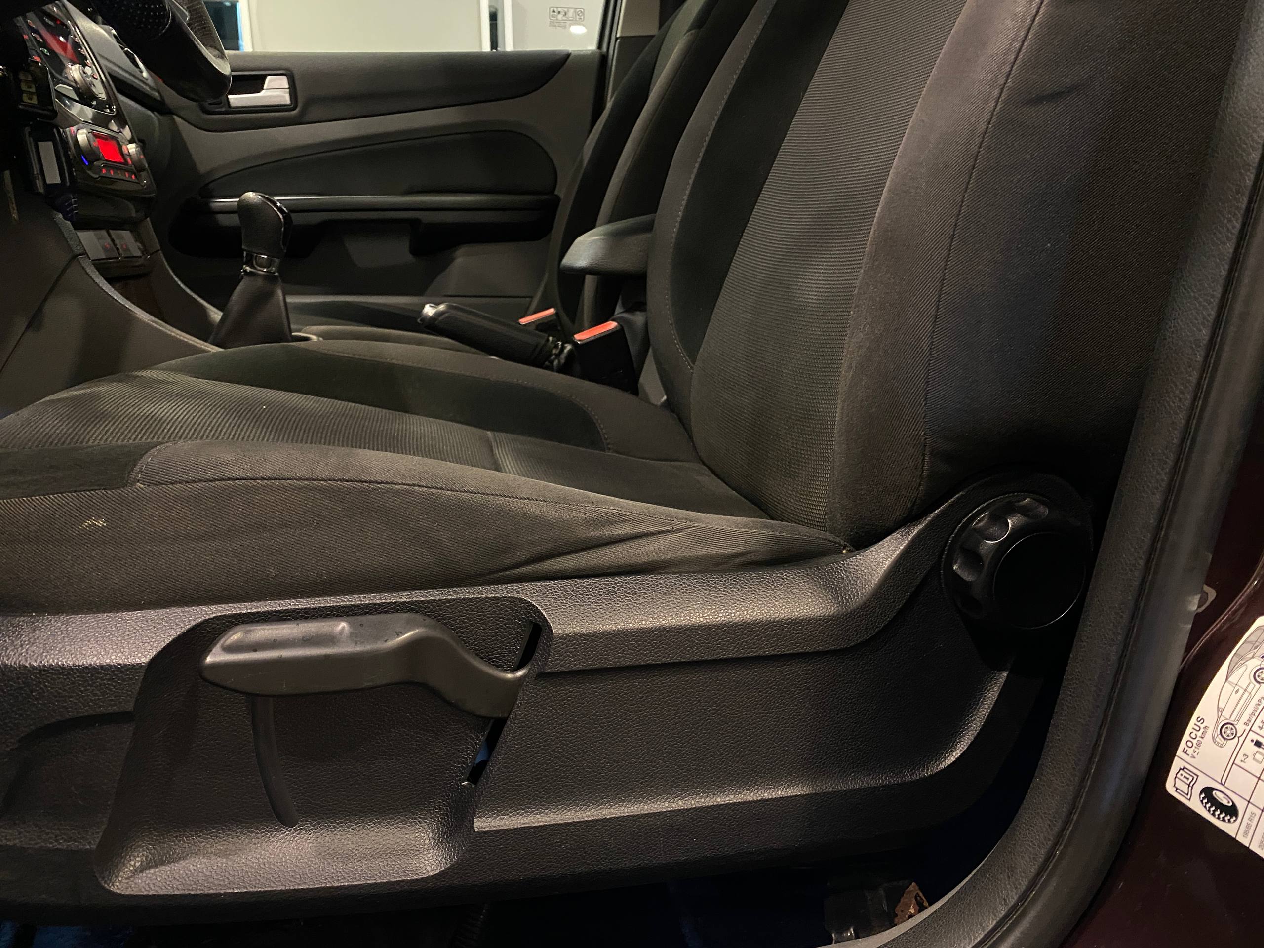 FORD FOCUS