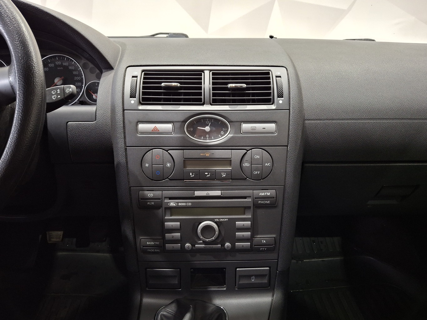 FORD MONDEO