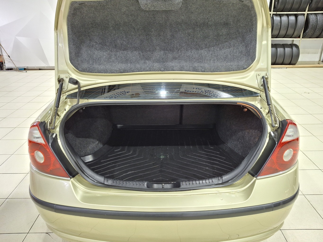 FORD MONDEO