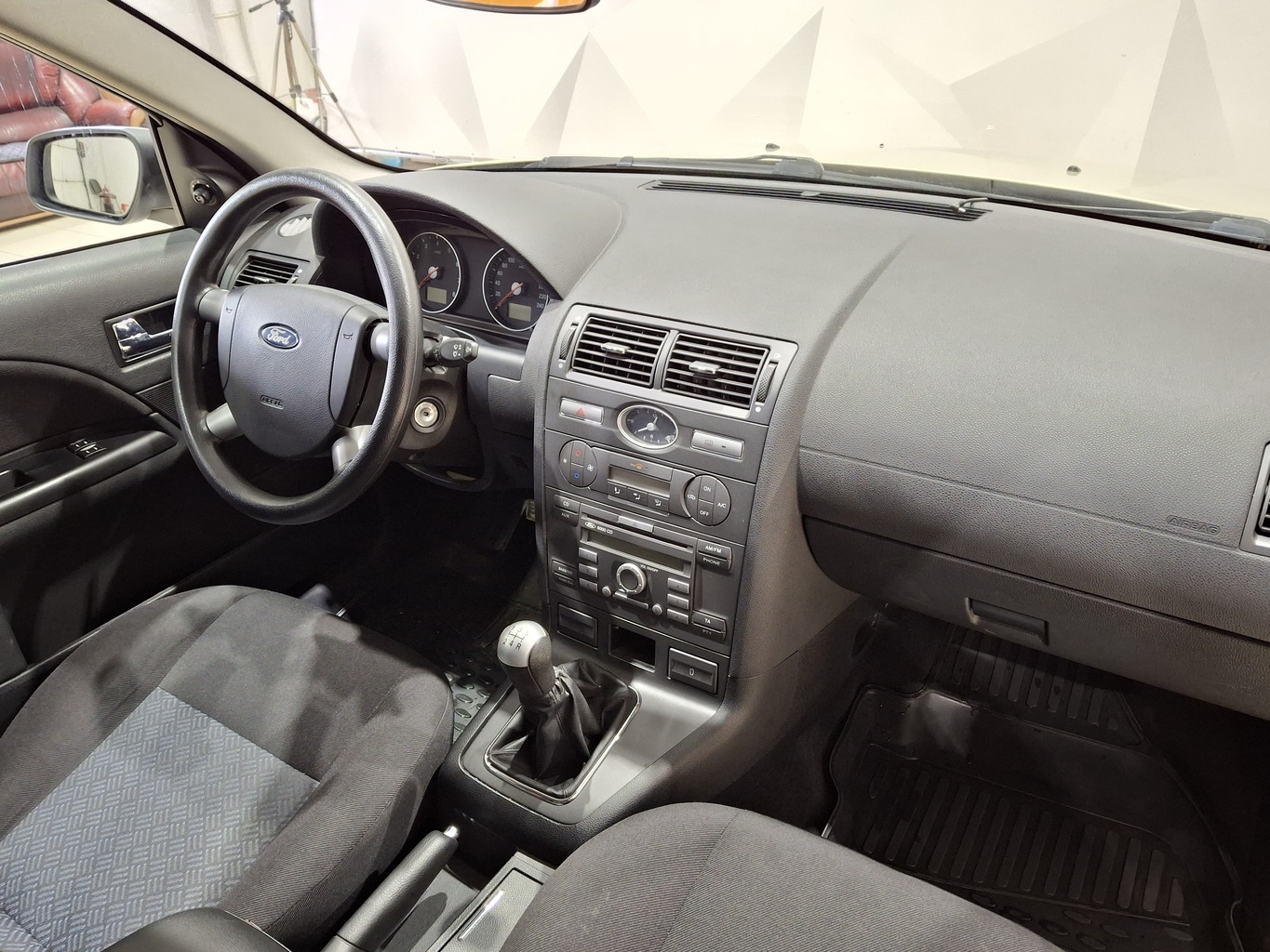 FORD MONDEO