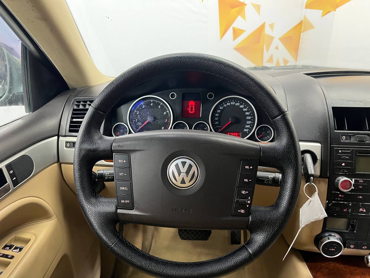 VOLKSWAGEN TOUAREG