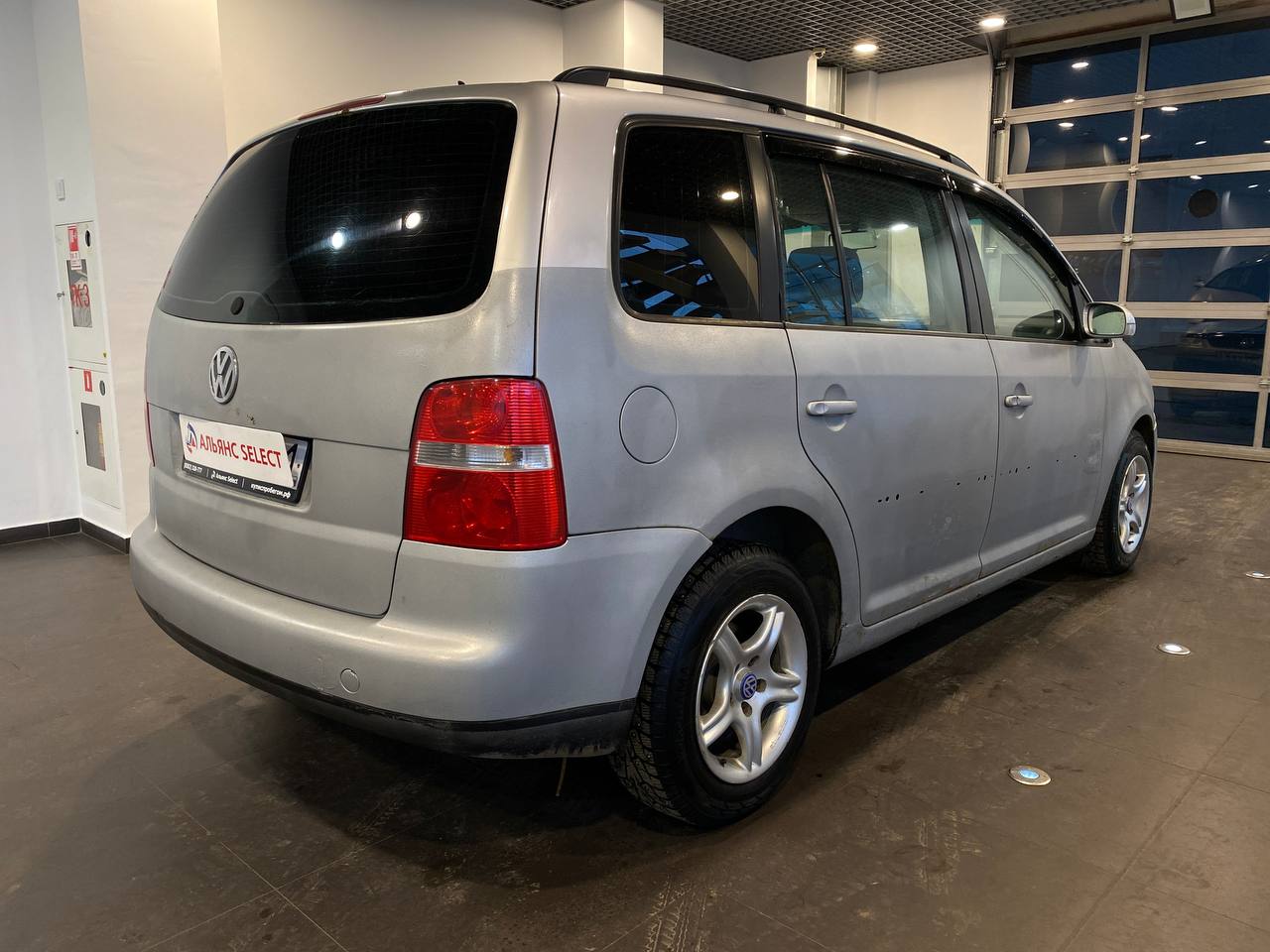 VOLKSWAGEN TOURAN
