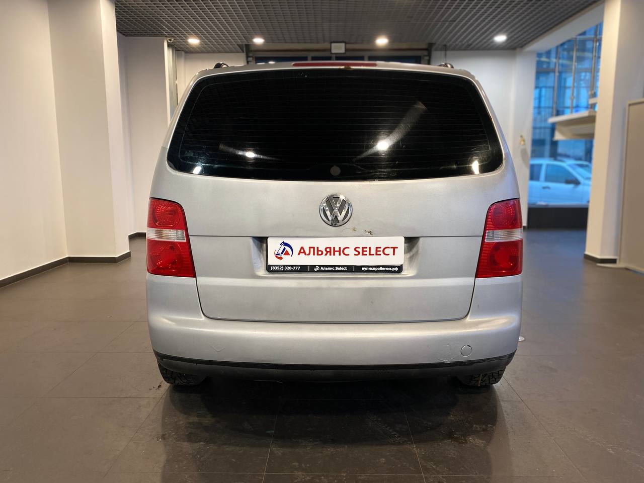 VOLKSWAGEN TOURAN