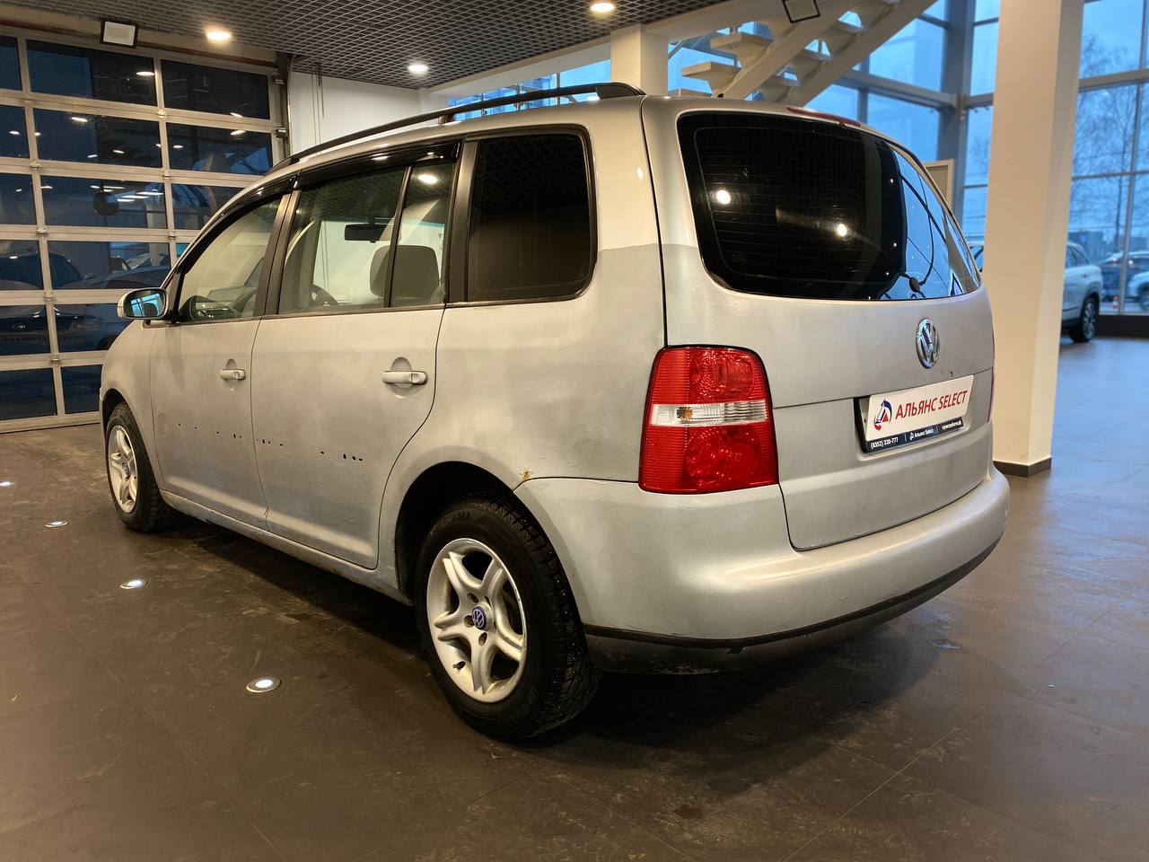VOLKSWAGEN TOURAN