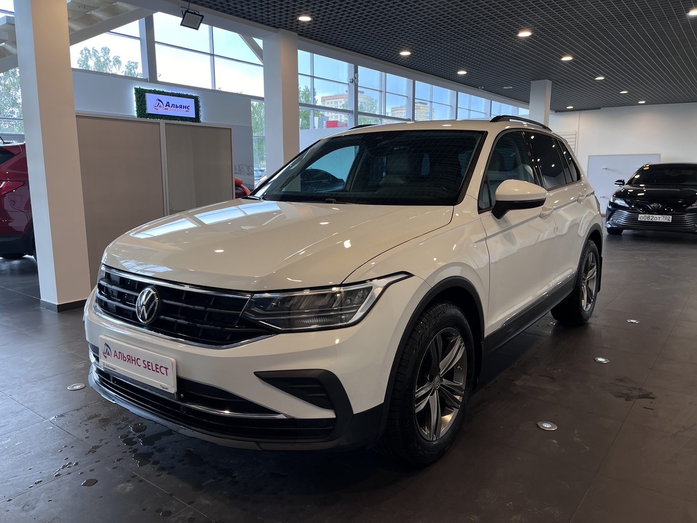 VOLKSWAGEN TIGUAN