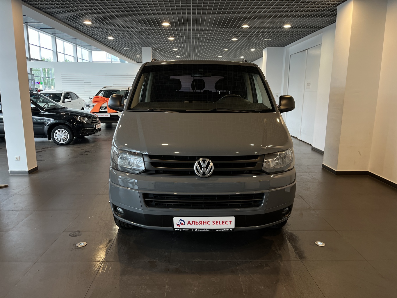 VOLKSWAGEN CARAVELLE