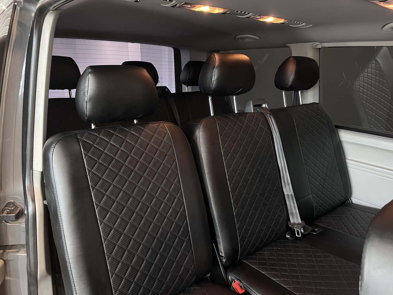 VOLKSWAGEN CARAVELLE