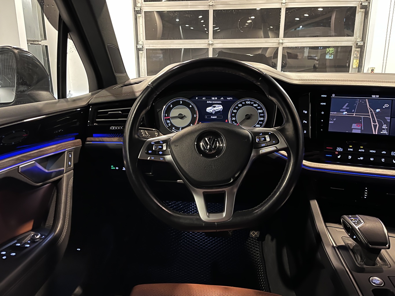 VOLKSWAGEN TOUAREG