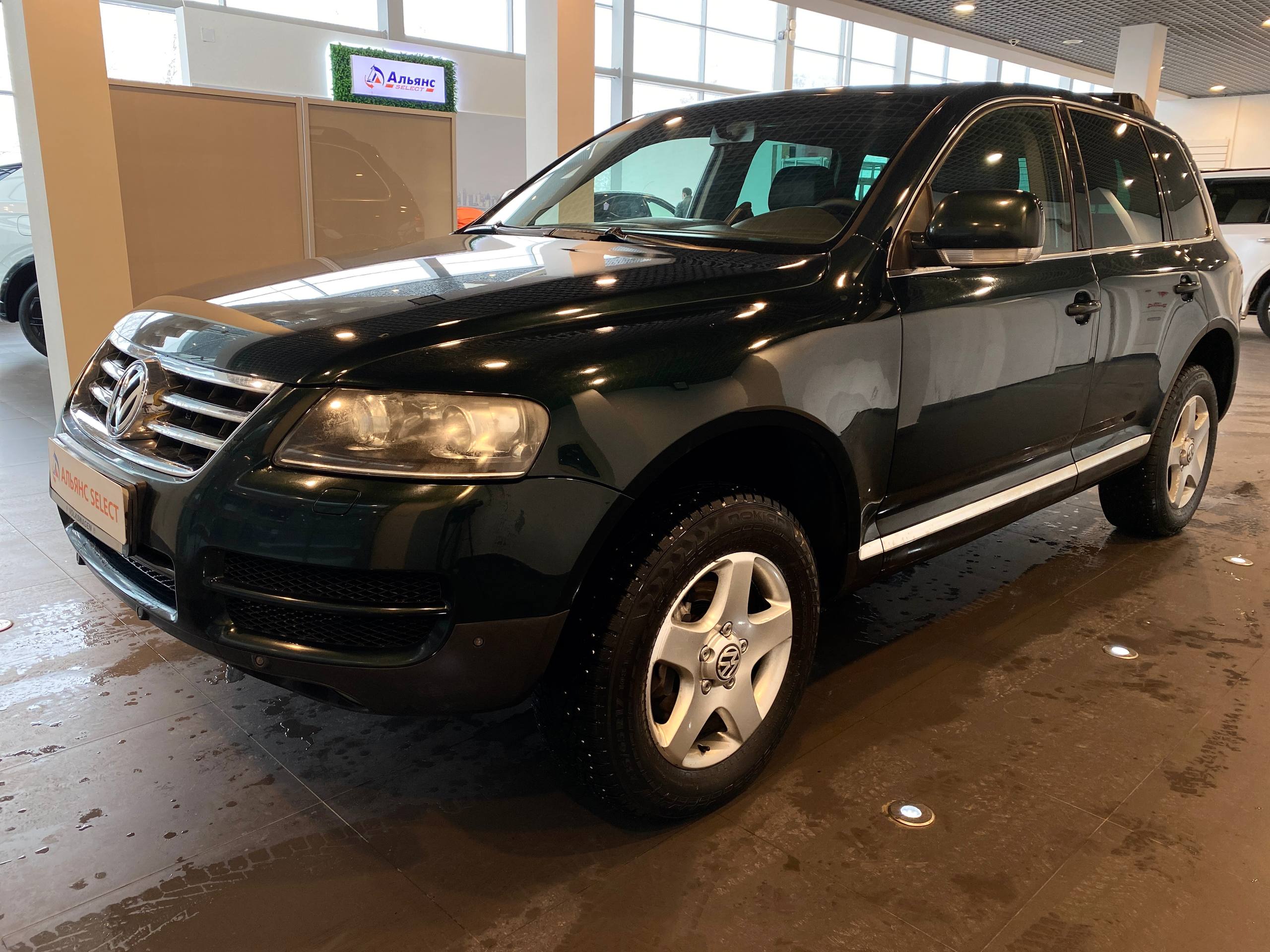 VOLKSWAGEN TOUAREG