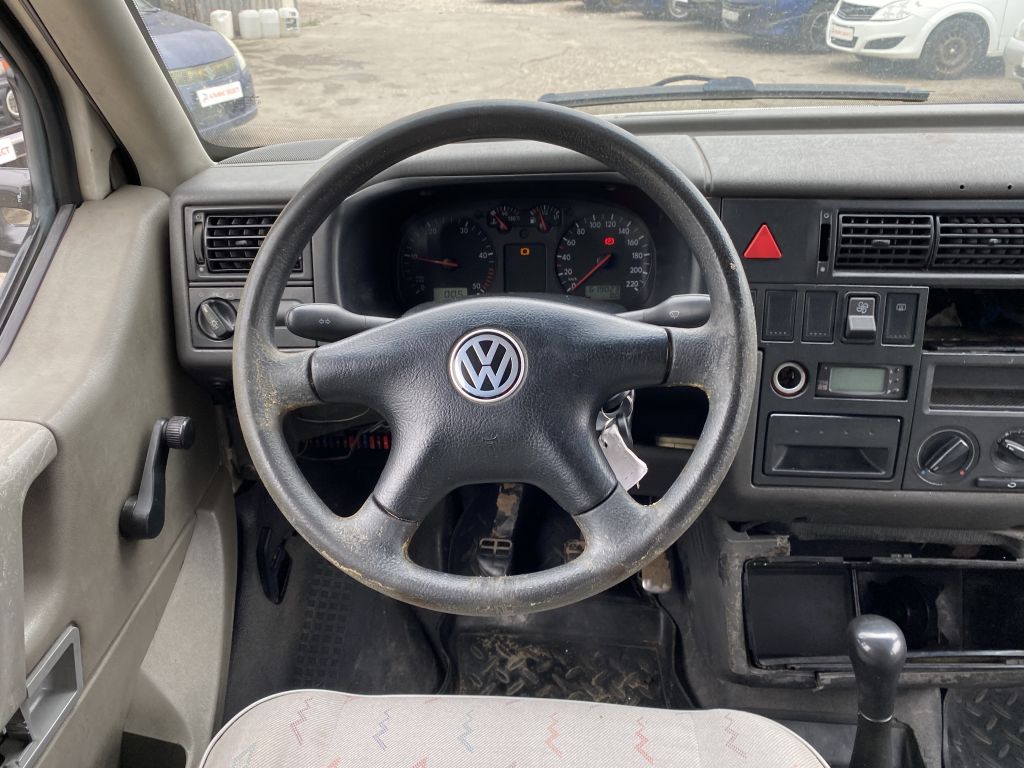 VOLKSWAGEN TRANSPORTER