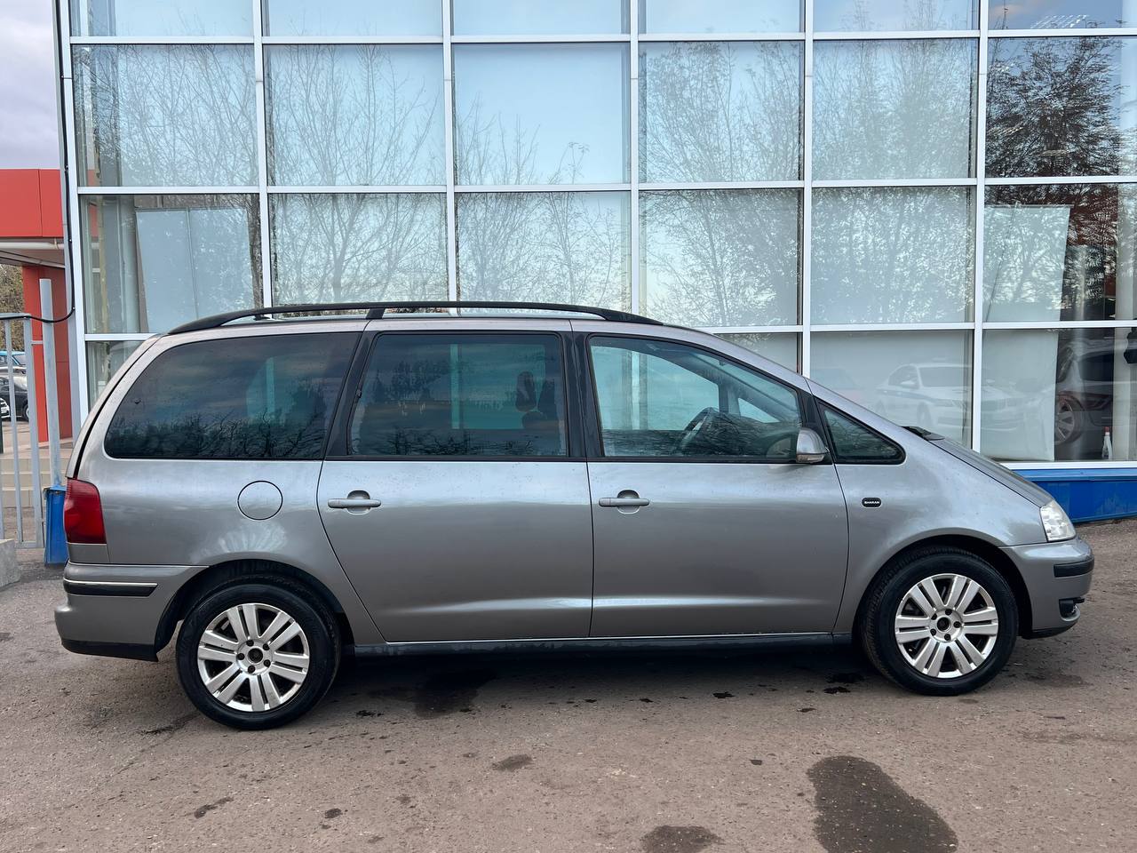 VOLKSWAGEN SHARAN