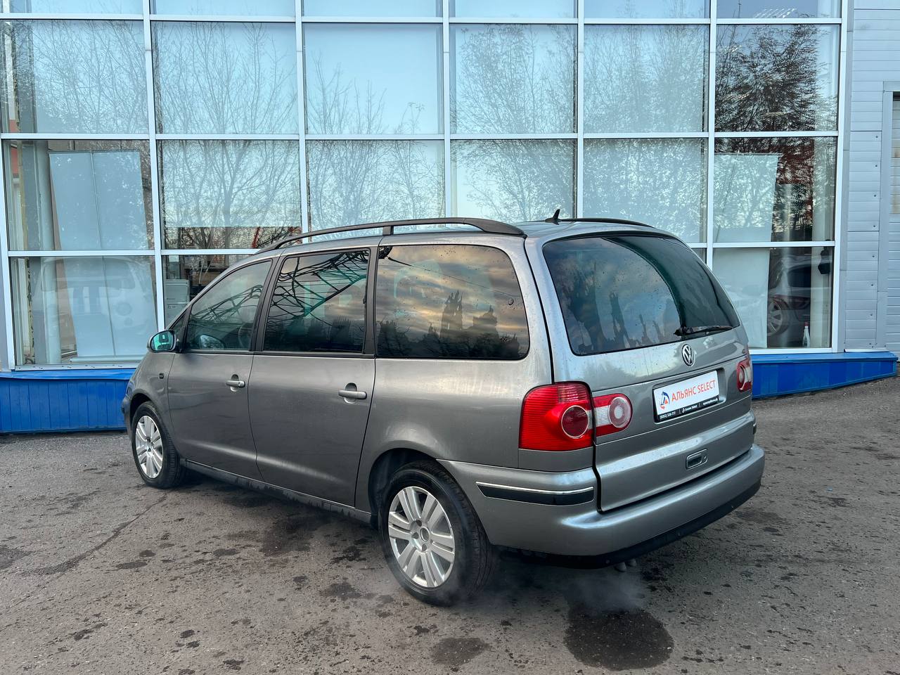 VOLKSWAGEN SHARAN