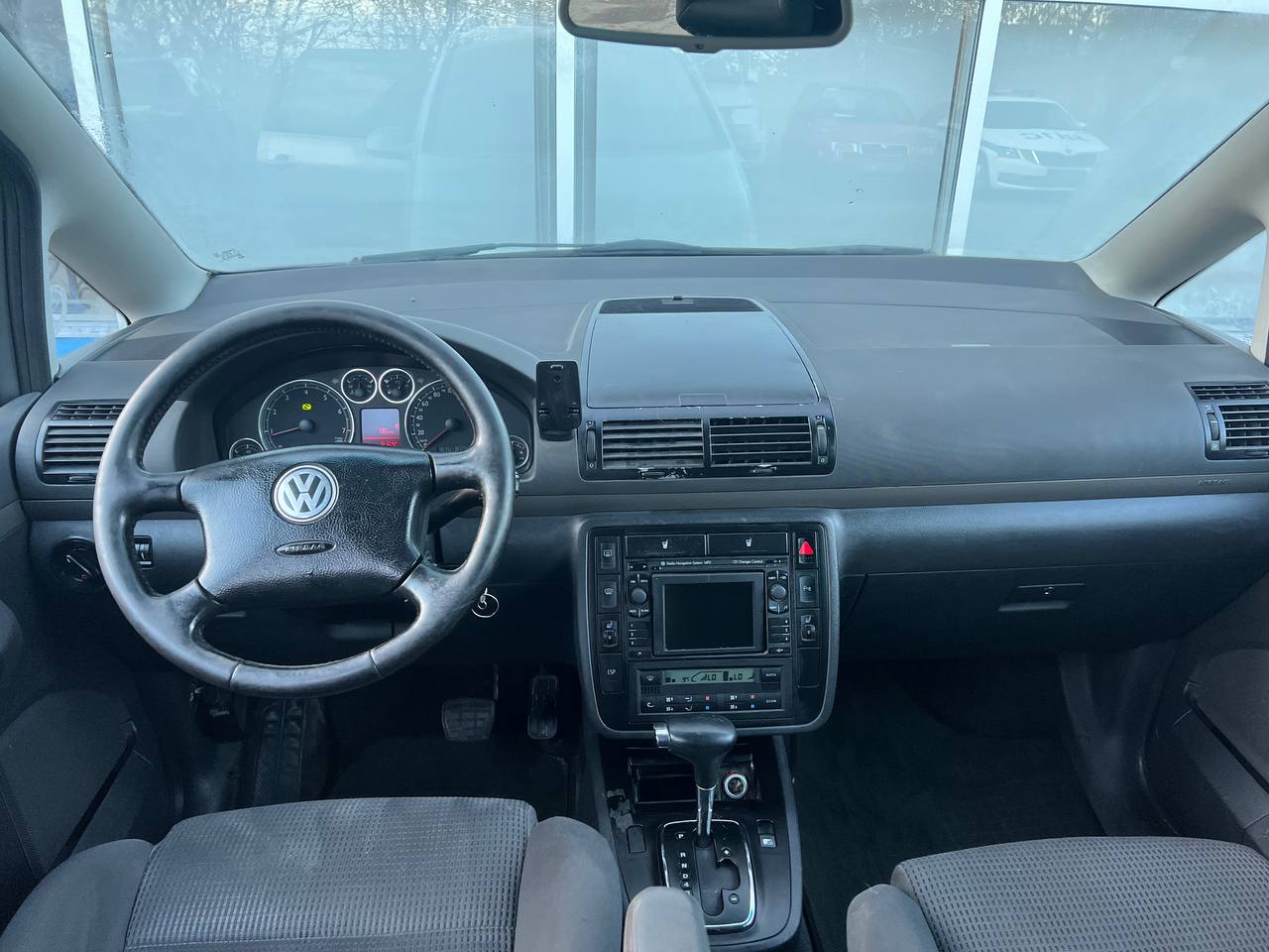 VOLKSWAGEN SHARAN