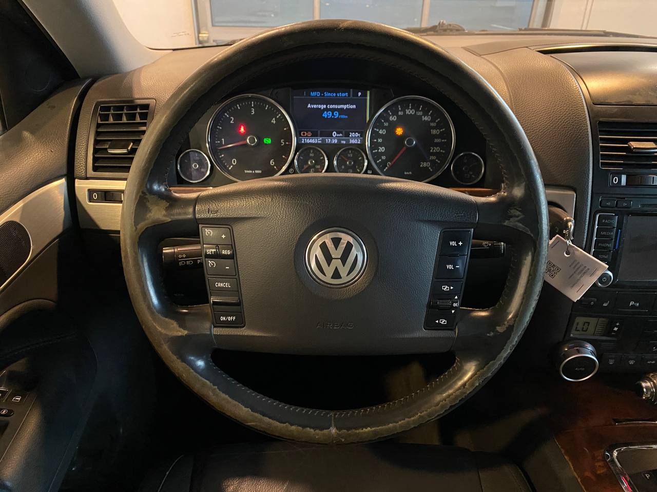 VOLKSWAGEN TOUAREG