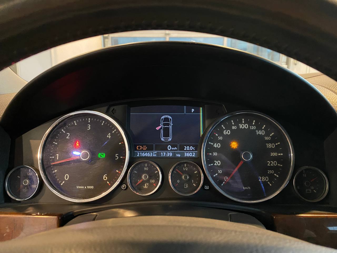 VOLKSWAGEN TOUAREG
