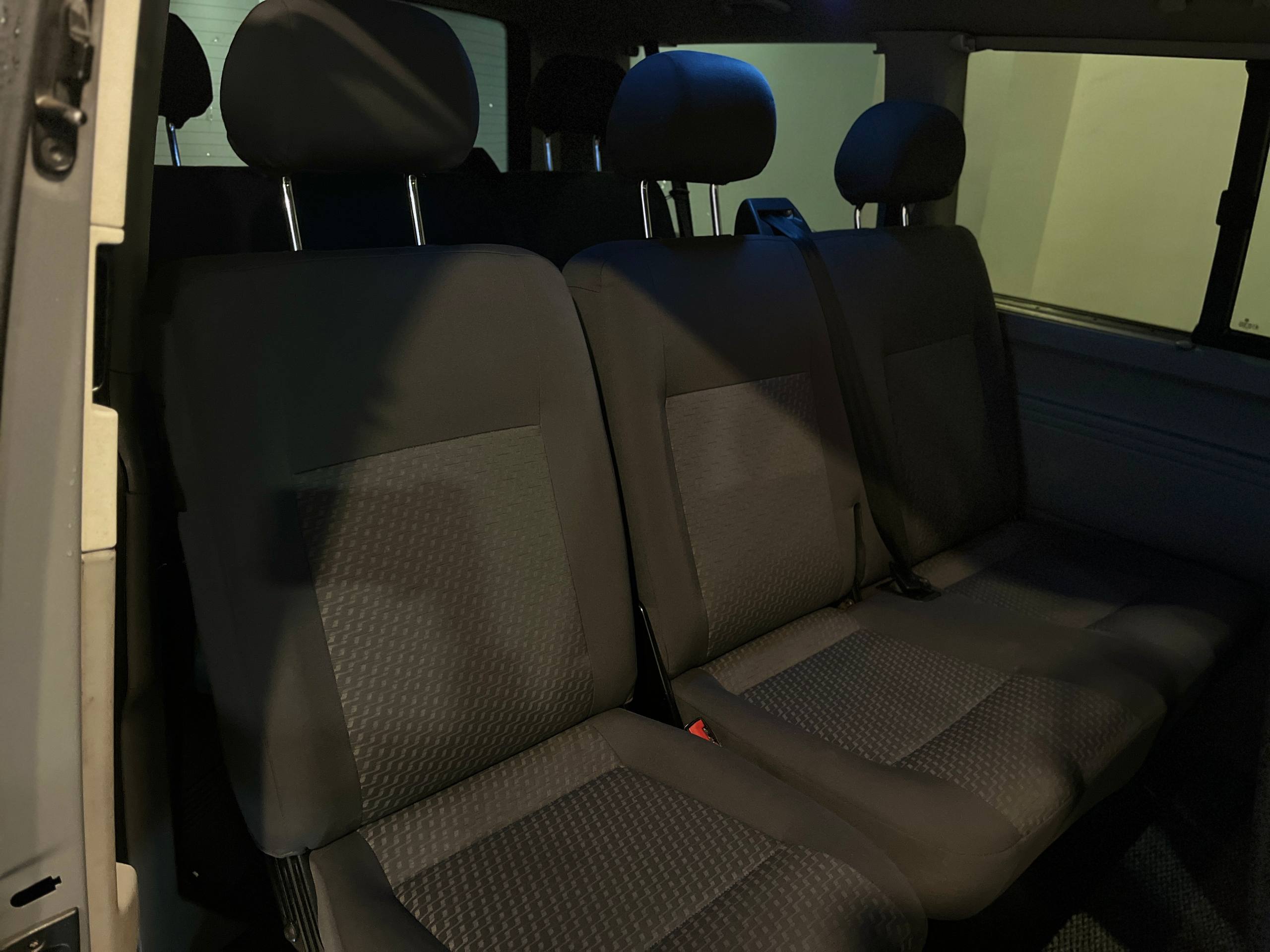 VOLKSWAGEN CARAVELLE