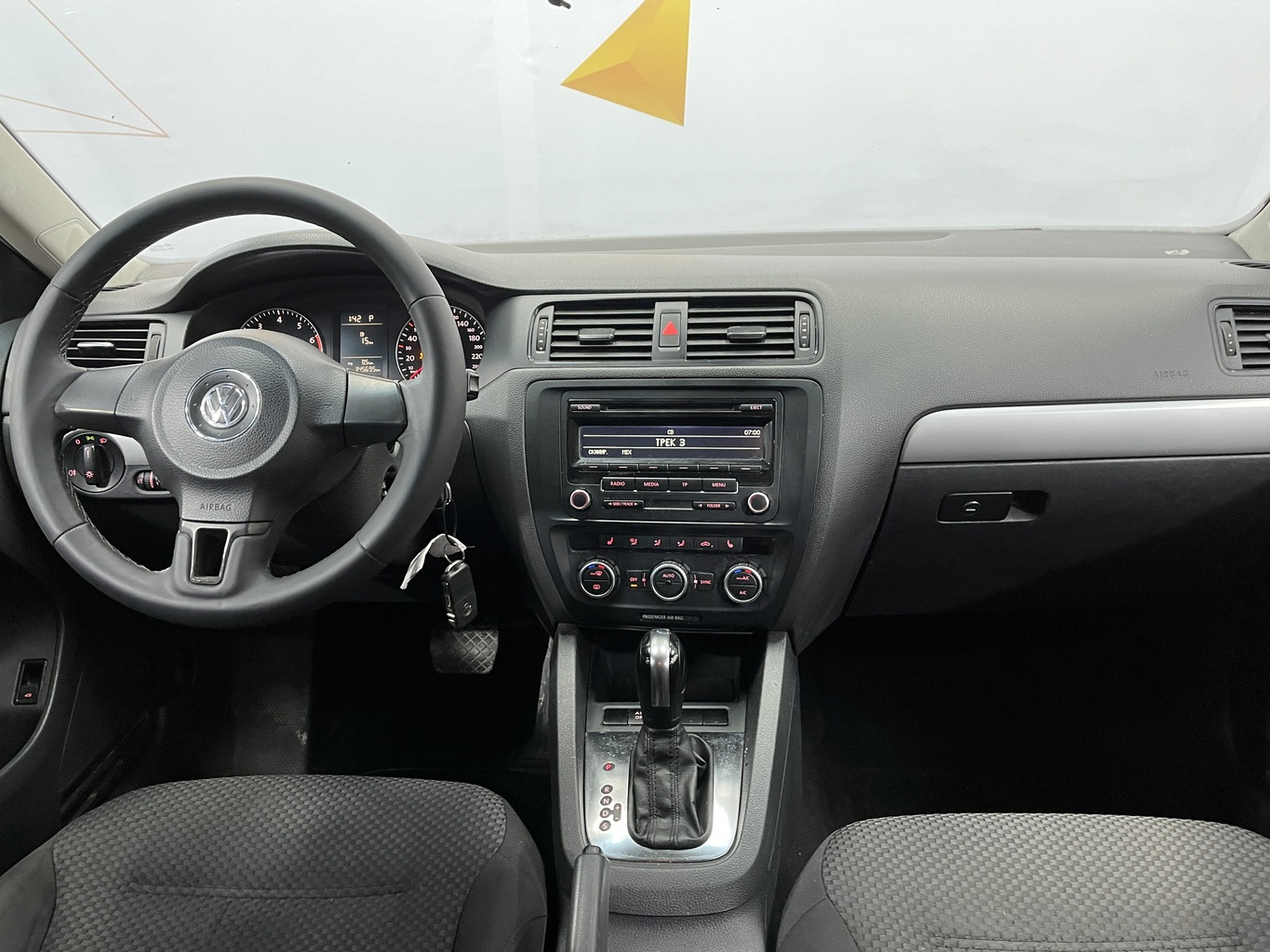 VOLKSWAGEN JETTA