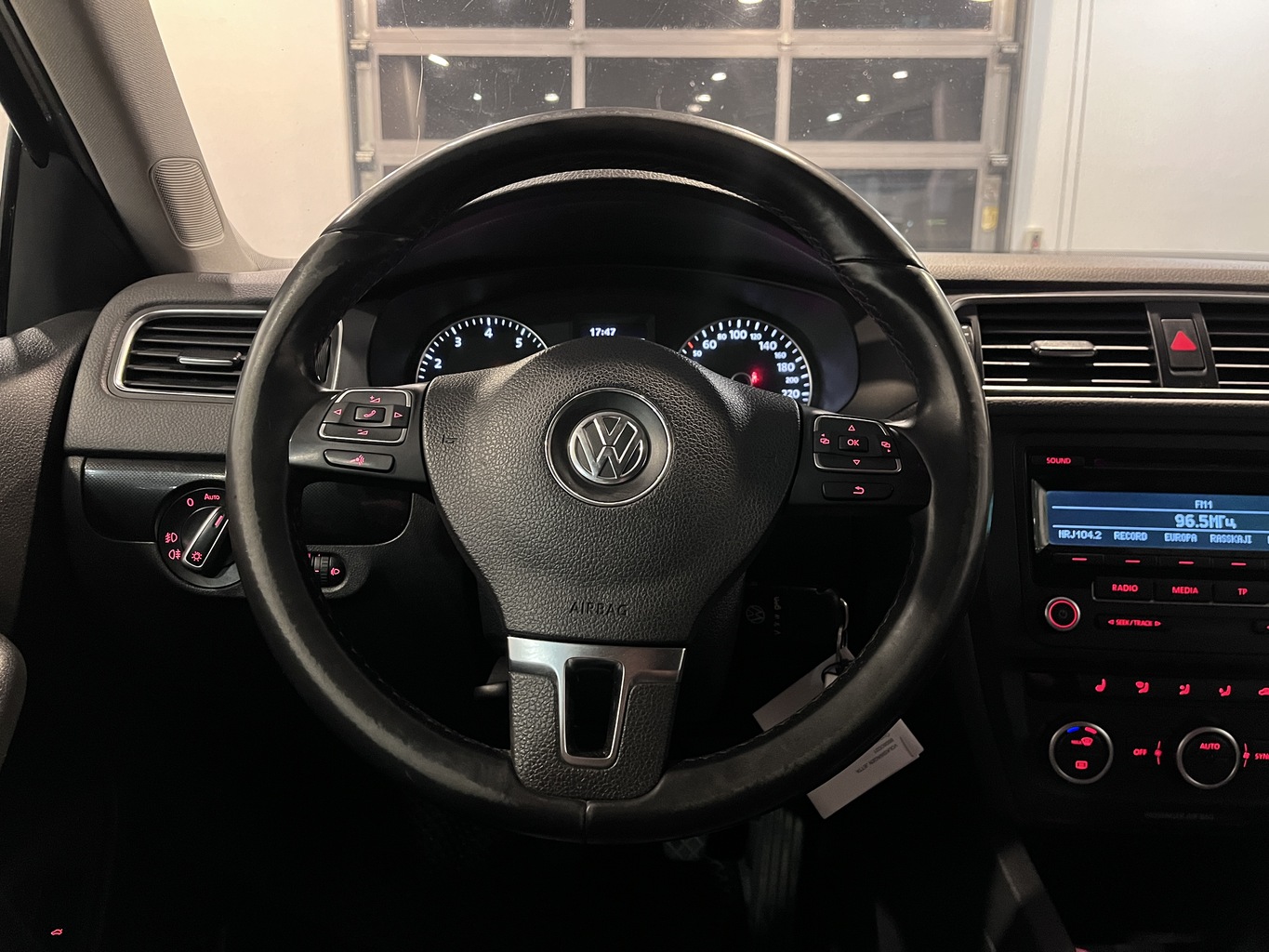 VOLKSWAGEN JETTA