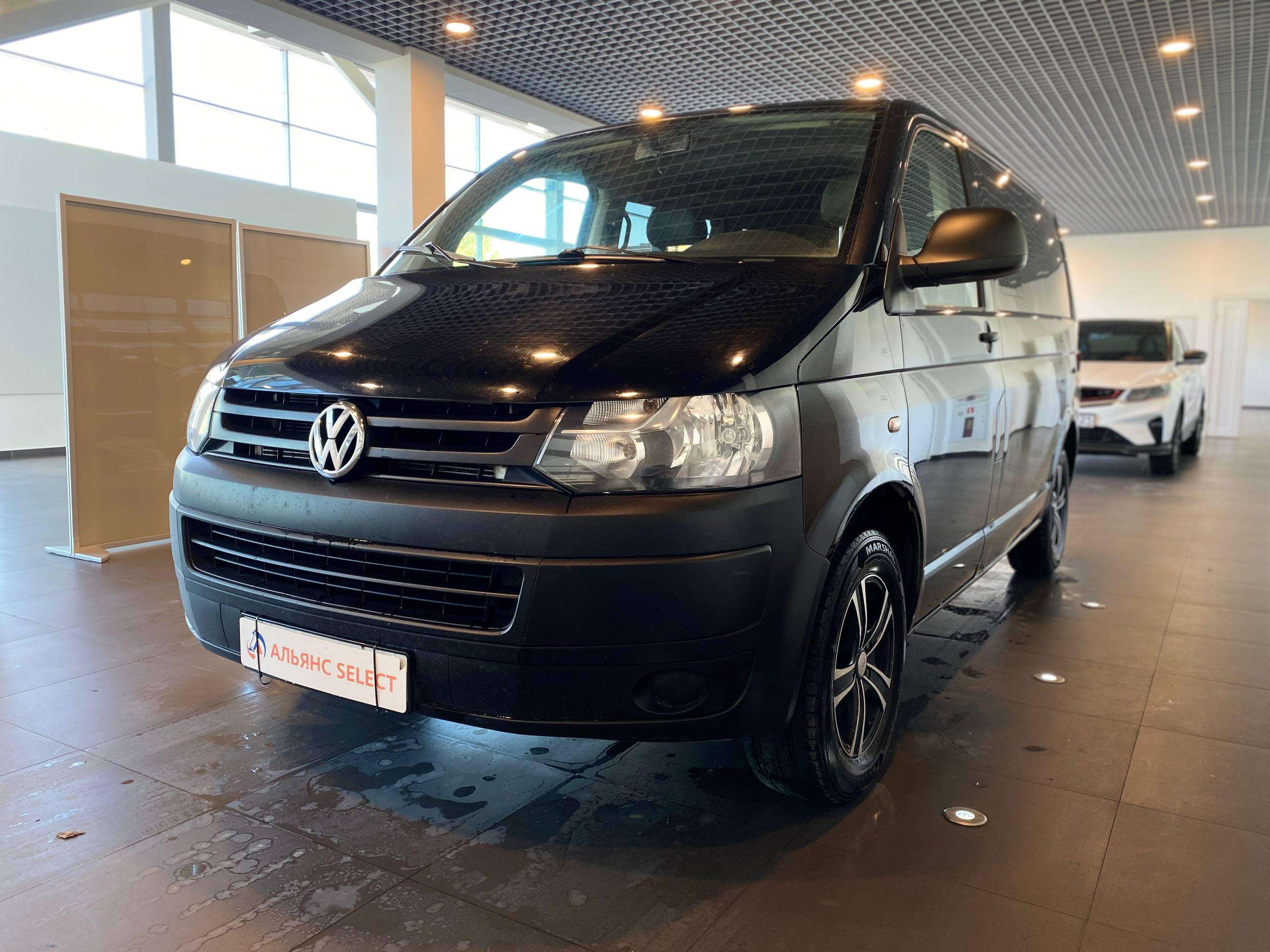 VOLKSWAGEN CARAVELLE