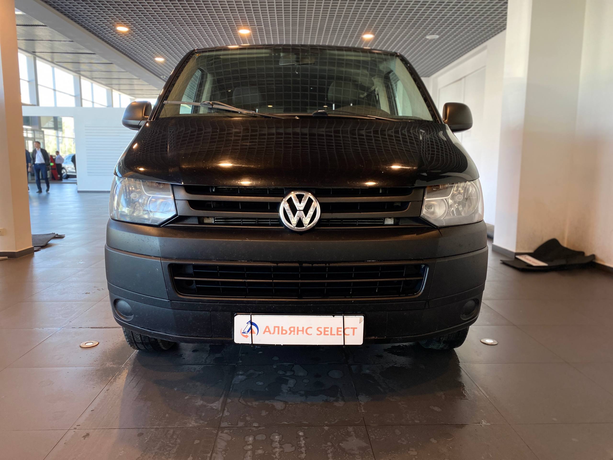 VOLKSWAGEN CARAVELLE