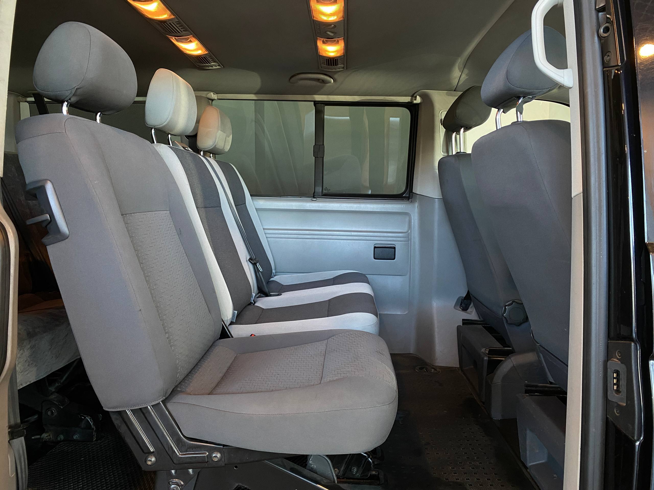 VOLKSWAGEN CARAVELLE