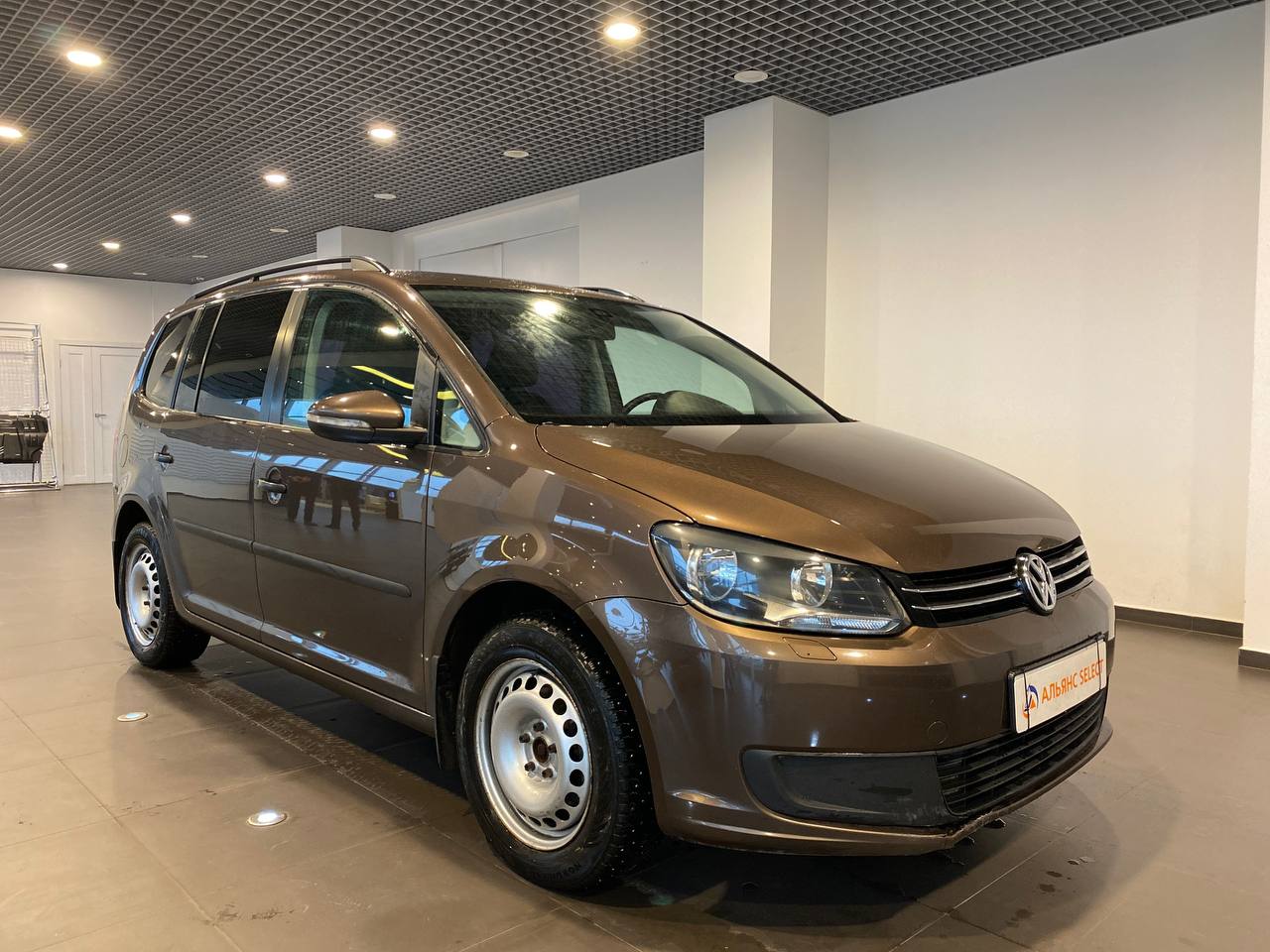 VOLKSWAGEN TOURAN