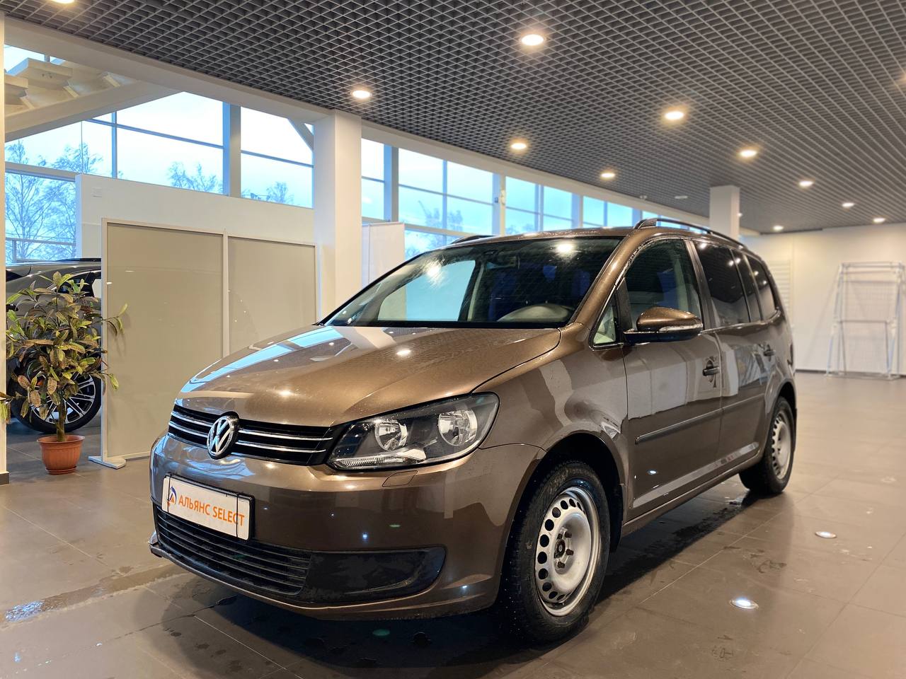 VOLKSWAGEN TOURAN