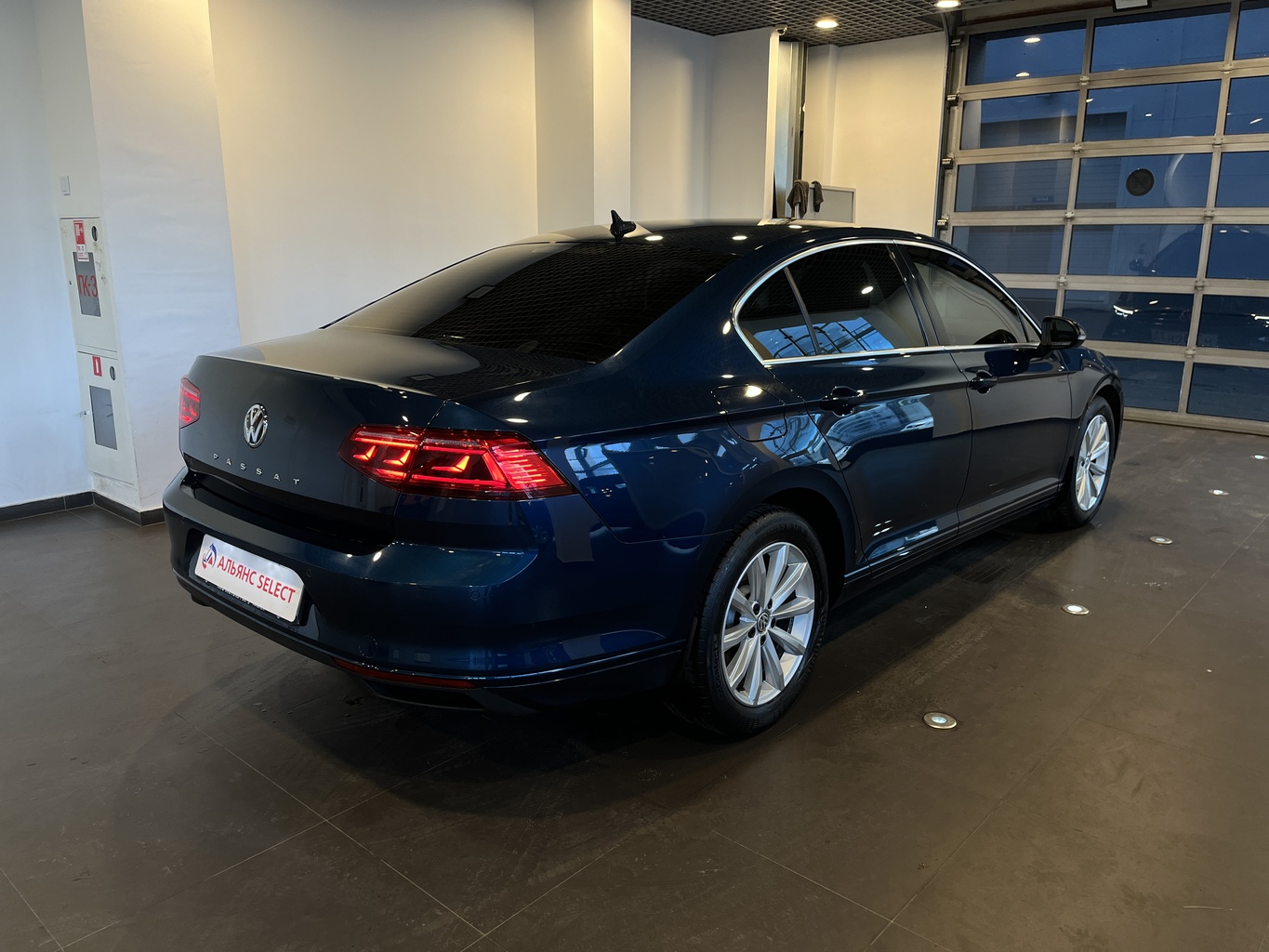 VOLKSWAGEN PASSAT