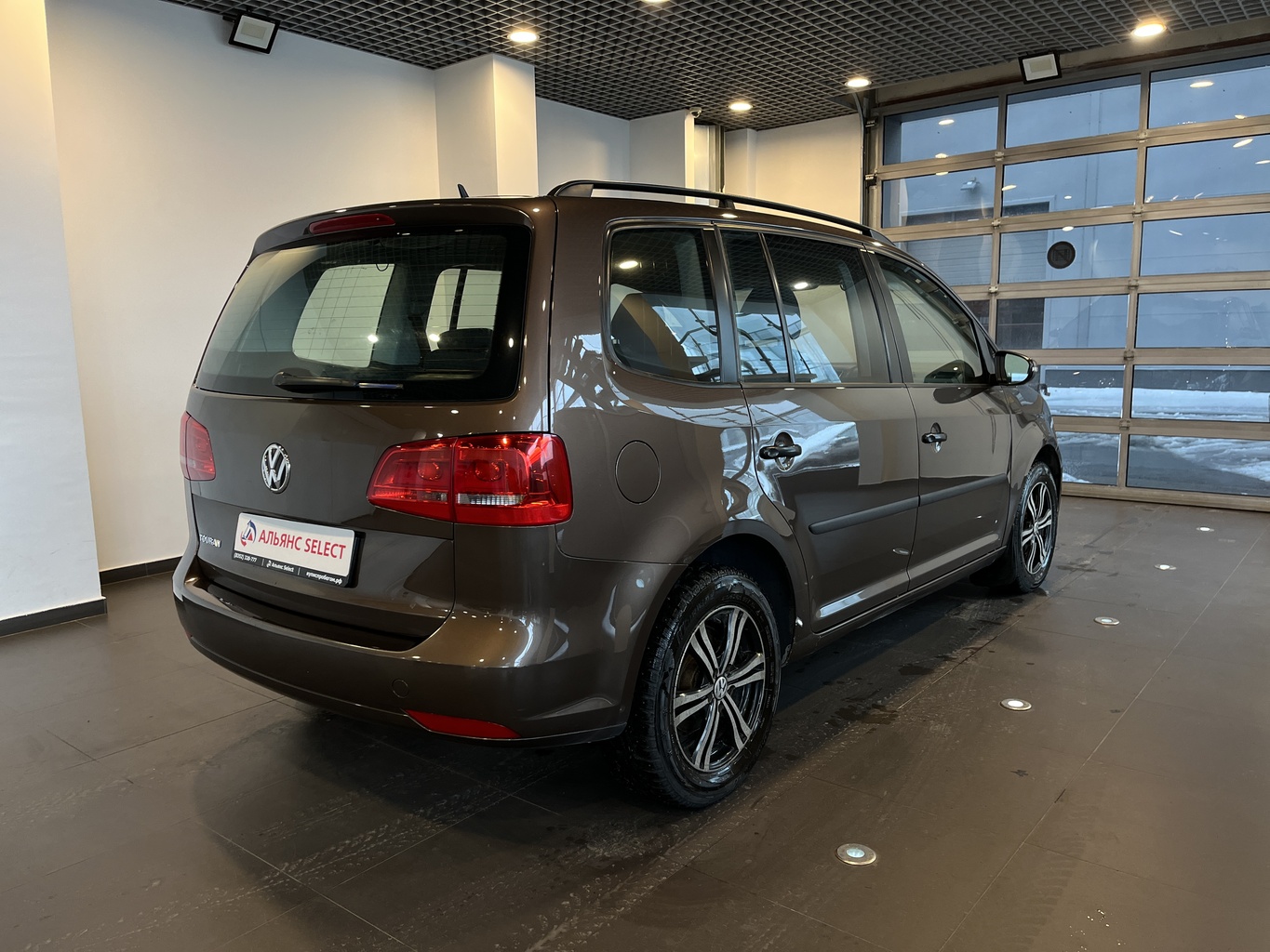 VOLKSWAGEN TOURAN
