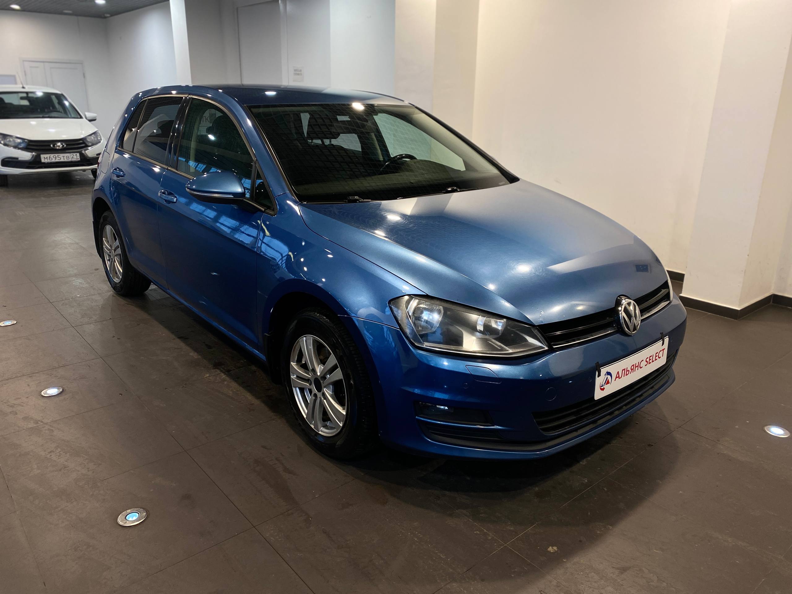VOLKSWAGEN GOLF