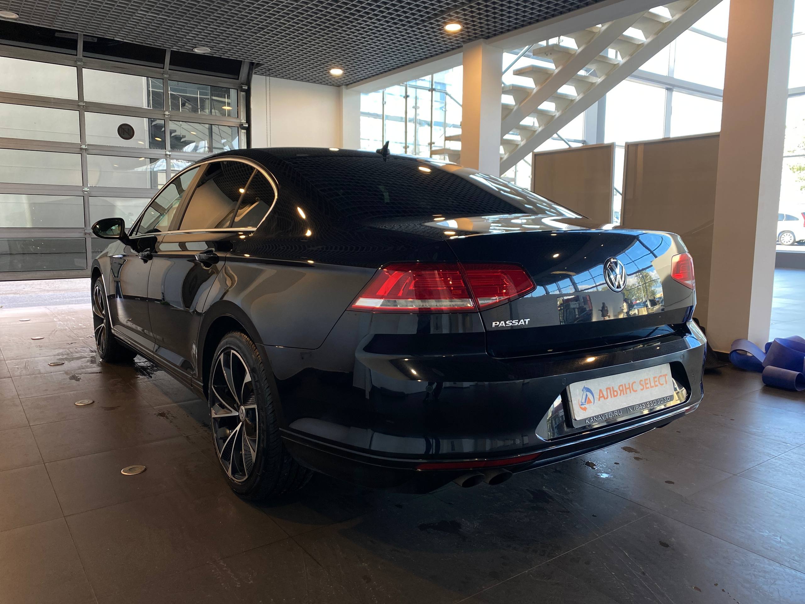 VOLKSWAGEN PASSAT