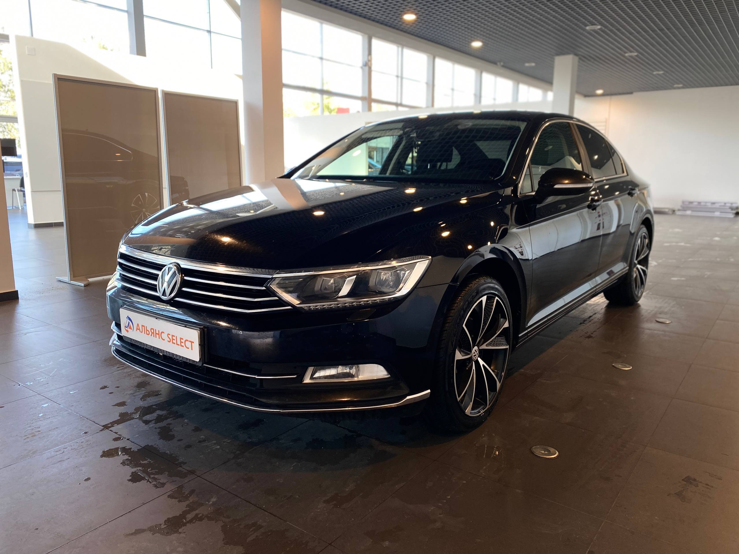 VOLKSWAGEN PASSAT