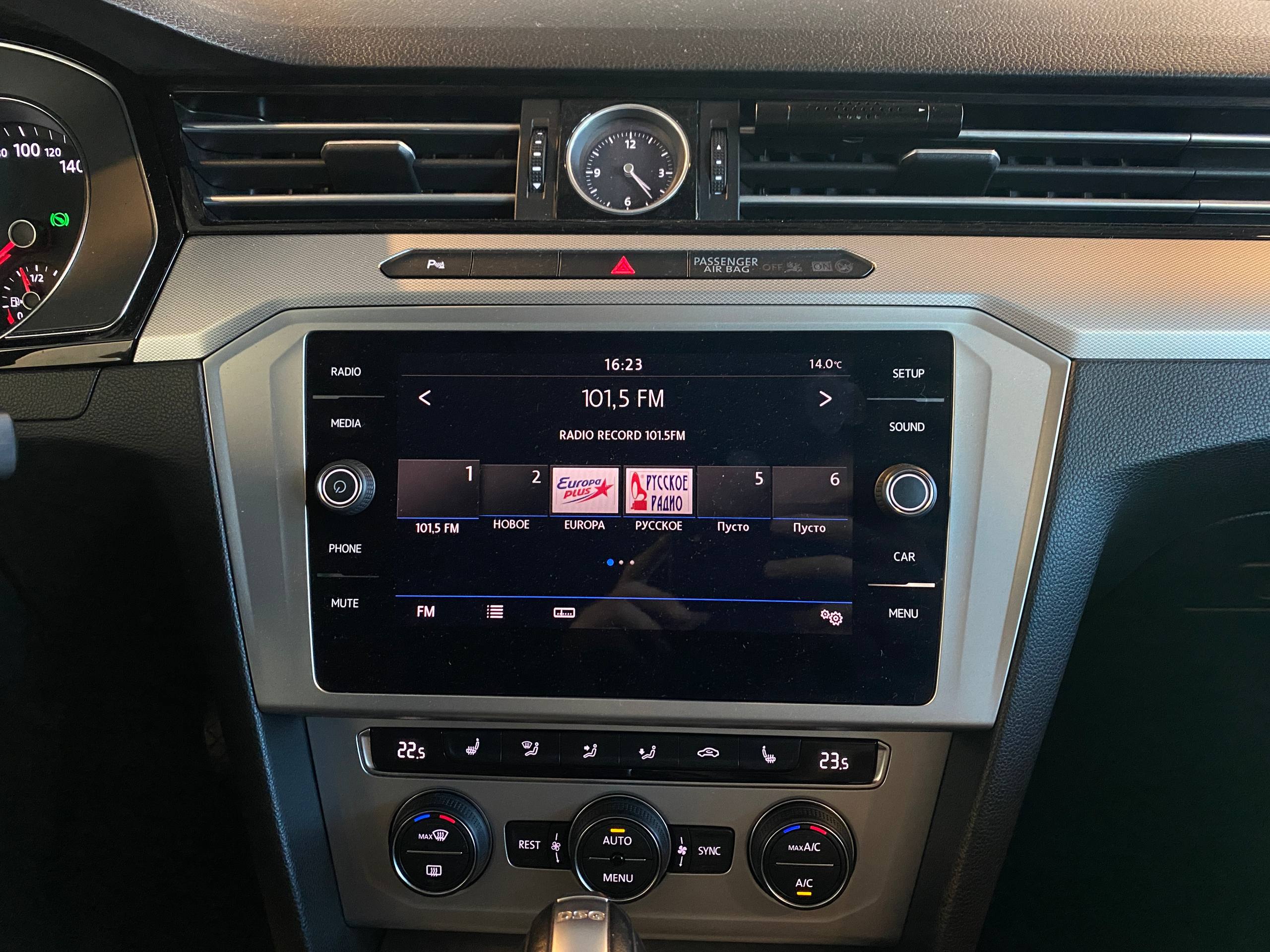 VOLKSWAGEN PASSAT