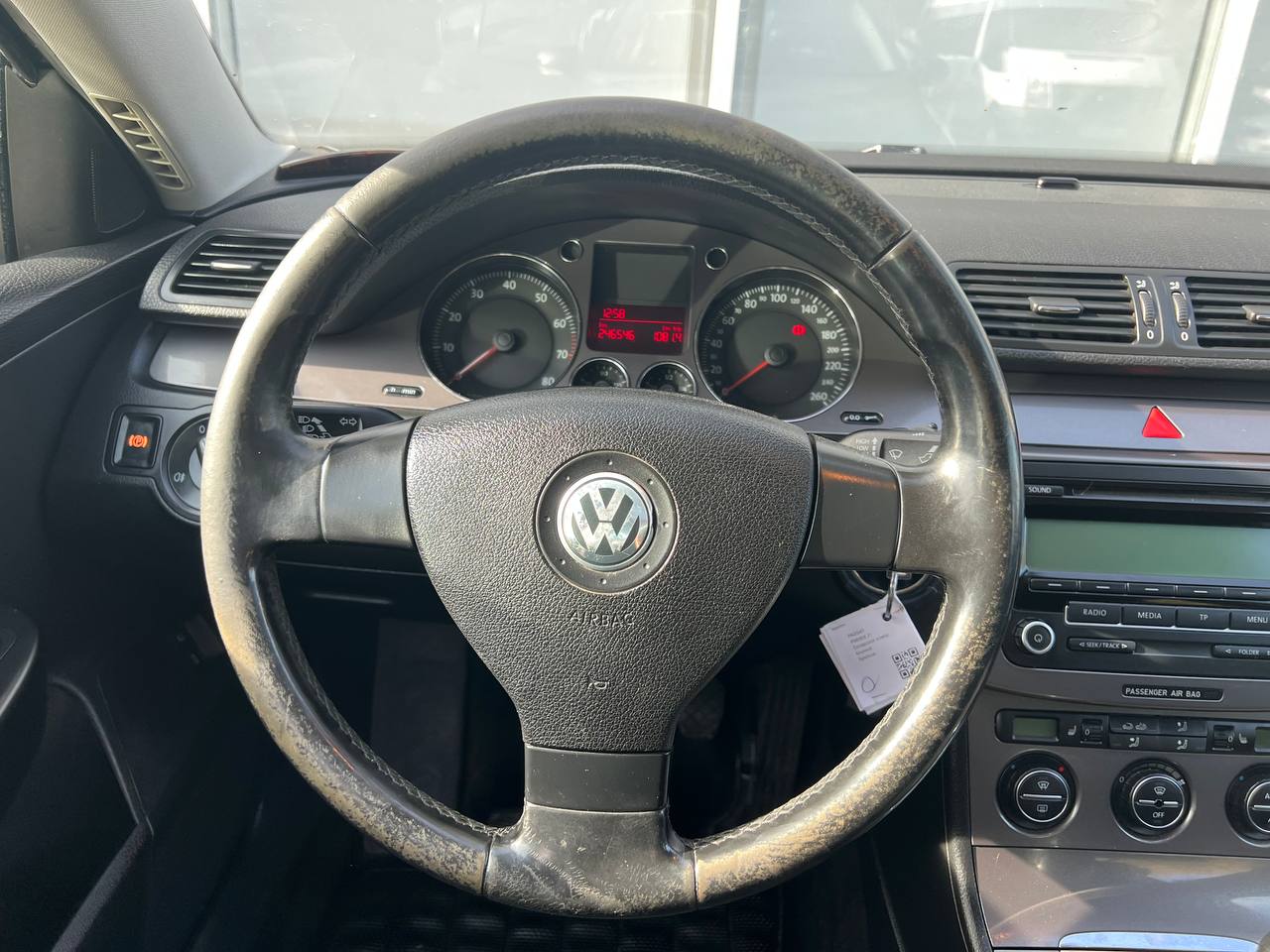 VOLKSWAGEN PASSAT