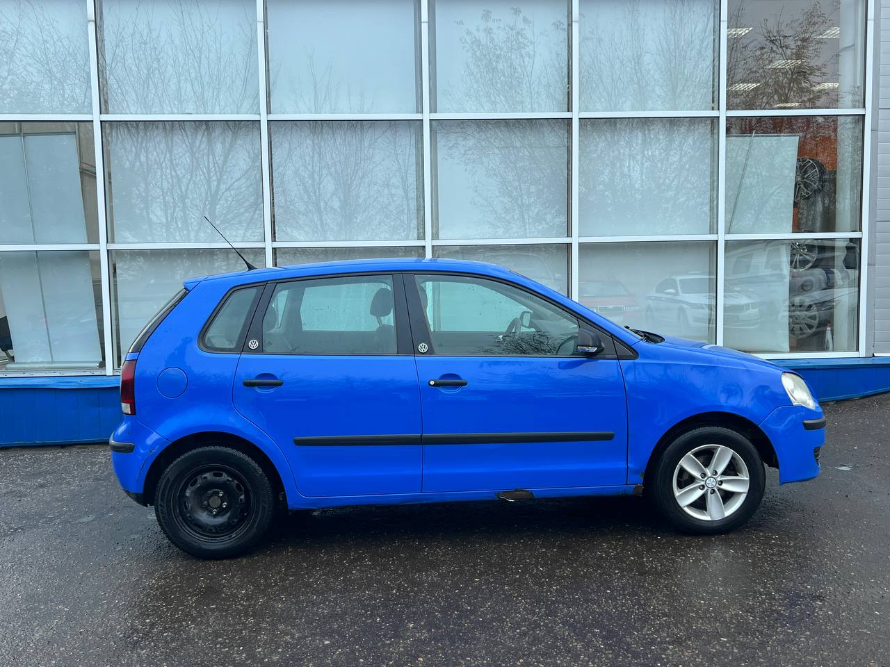 VOLKSWAGEN POLO